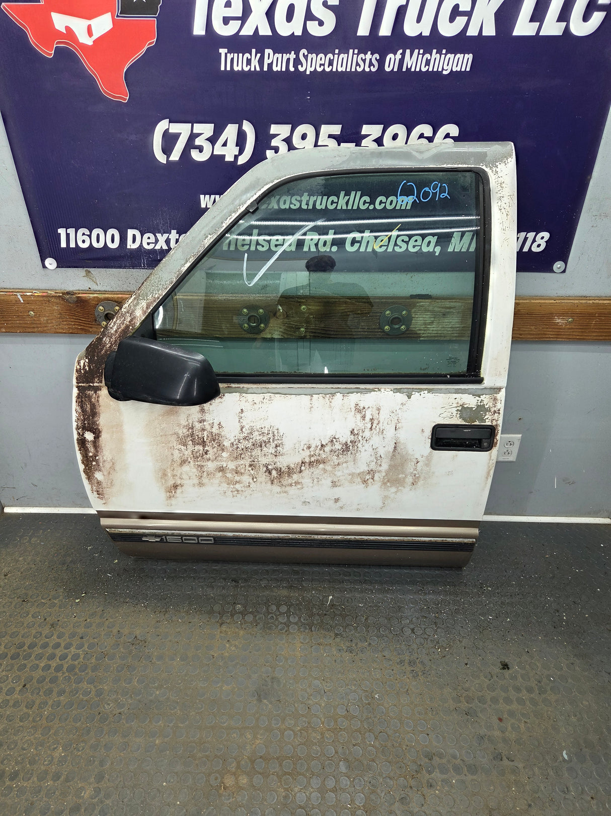 1988-2000 Chevrolet Silverado Suburban GMC Sierra LH Front Driver Side Door