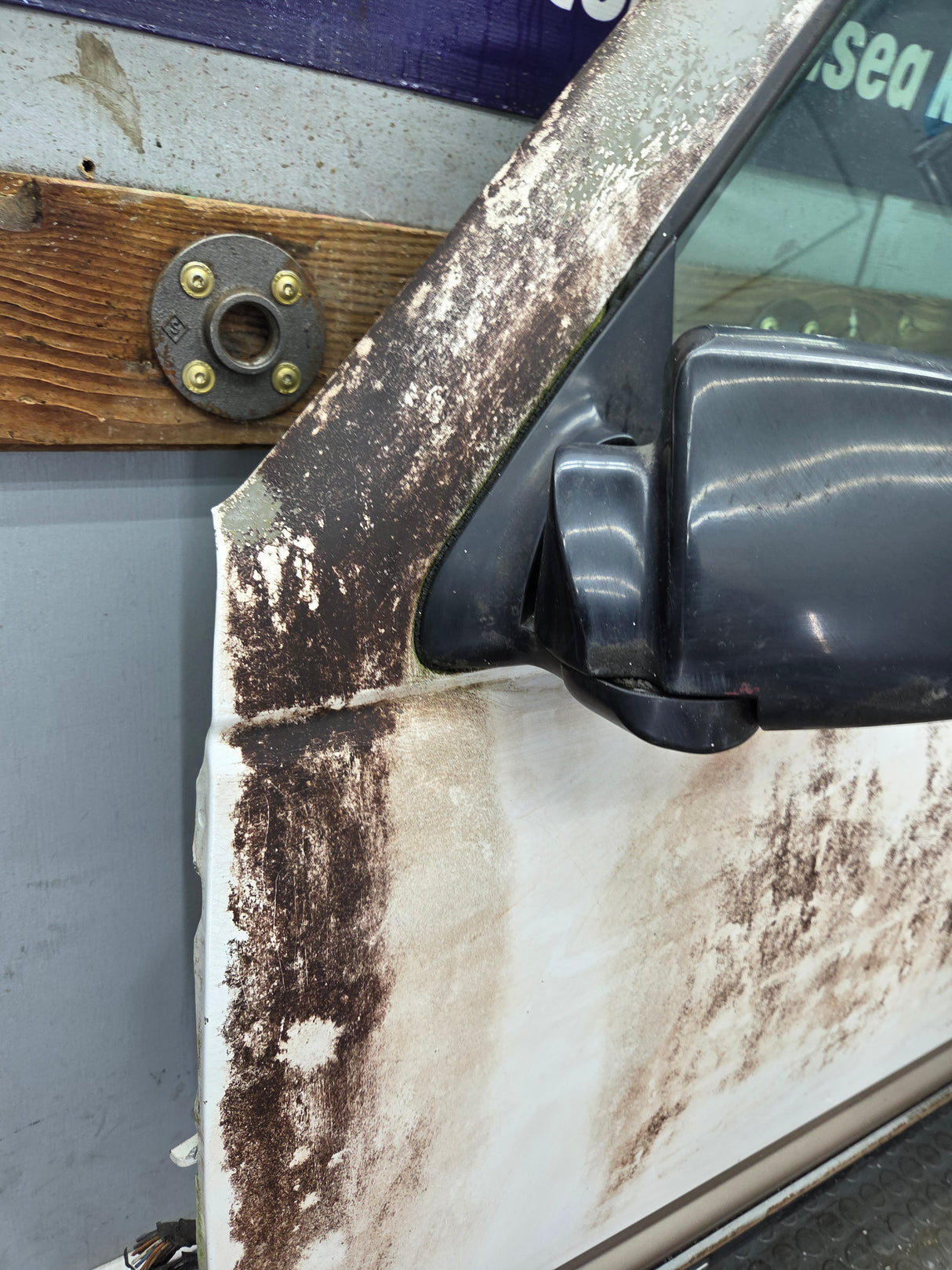 1988-2000 Chevrolet Silverado Suburban GMC Sierra LH Front Driver Side Door
