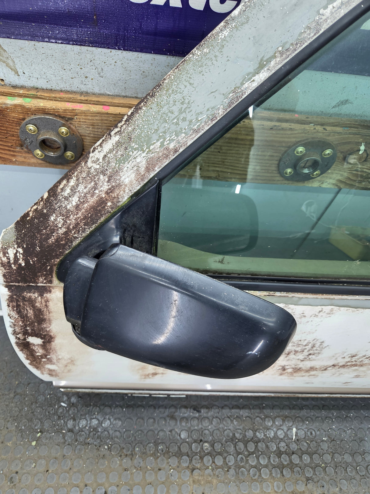 1988-2000 Chevrolet Silverado Suburban GMC Sierra LH Front Driver Side Door
