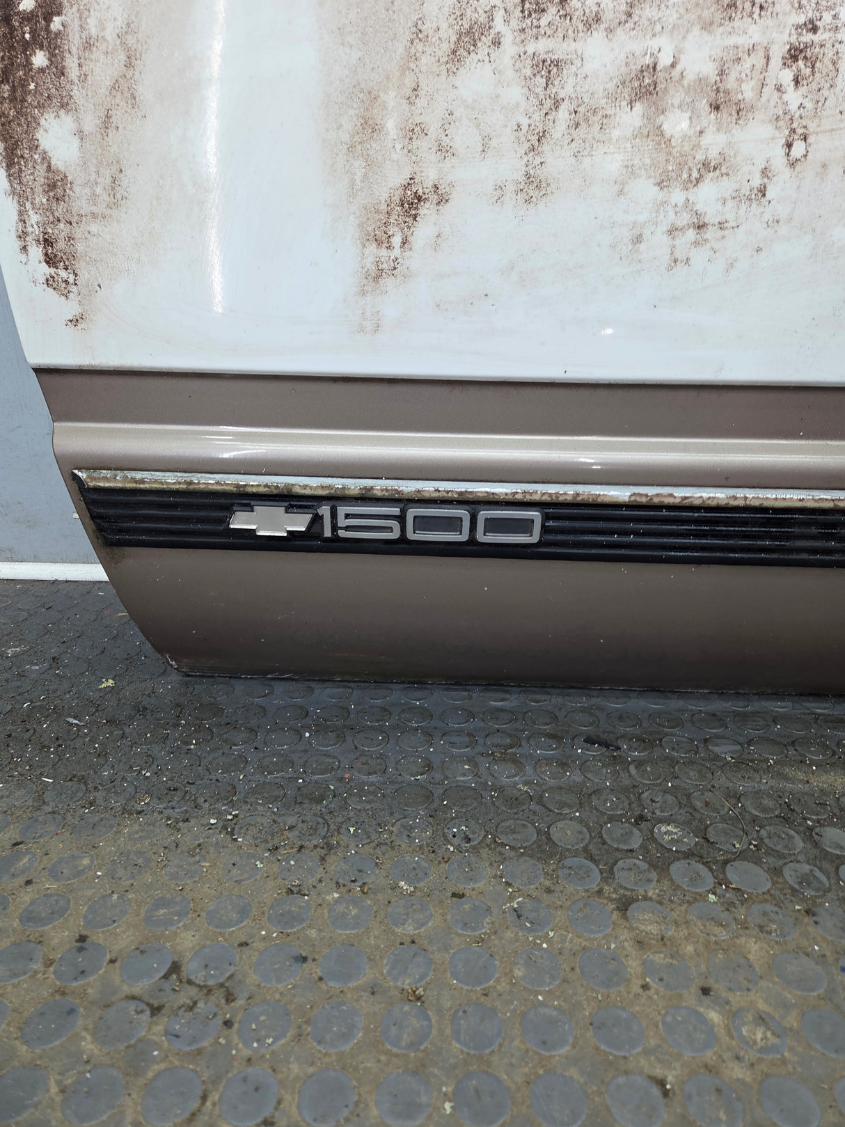 1988-2000 Chevrolet Silverado Suburban GMC Sierra LH Front Driver Side Door