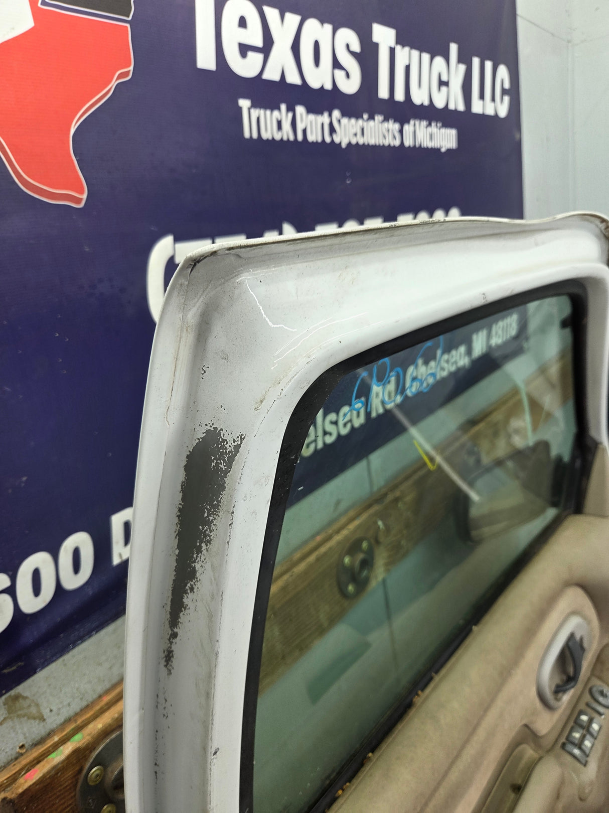 1988-2000 Chevrolet Silverado Suburban GMC Sierra LH Front Driver Side Door