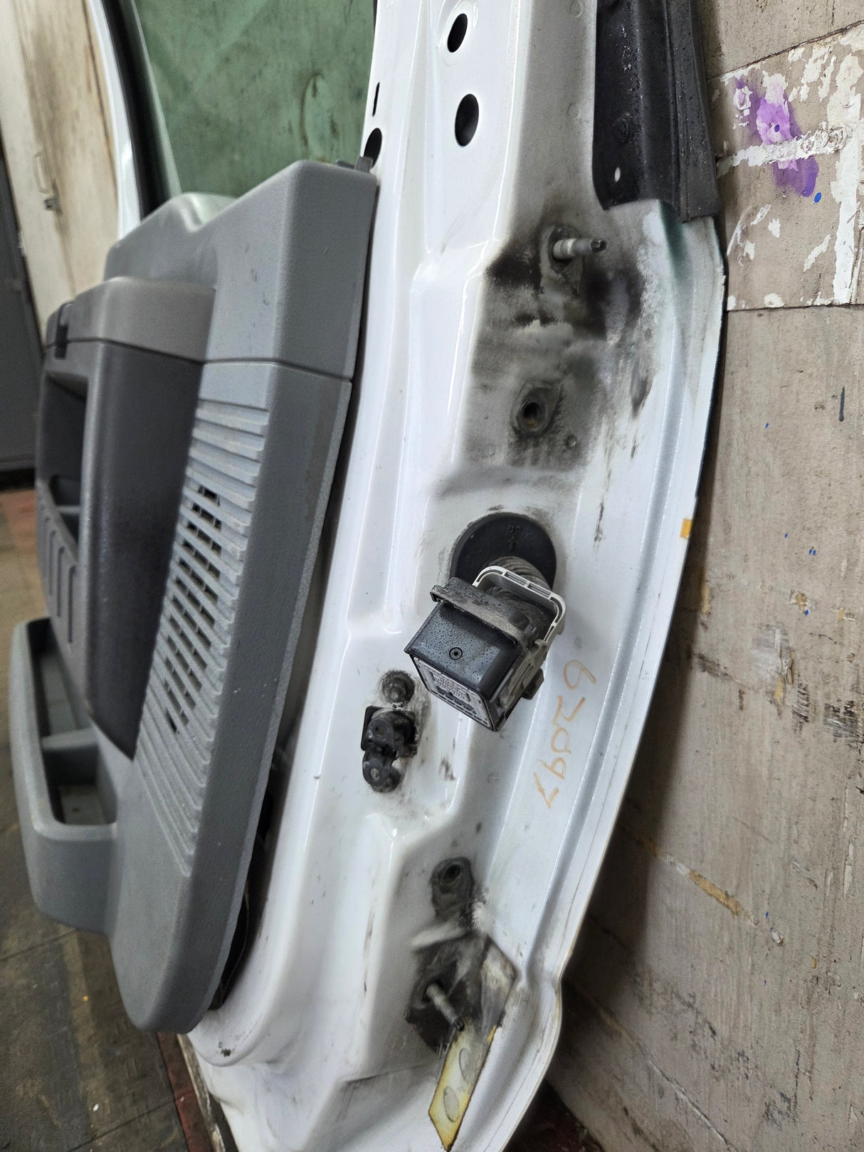 2012-2016 Ford Super Duty LH Driver Side Front Door F250 F350 F450 F550