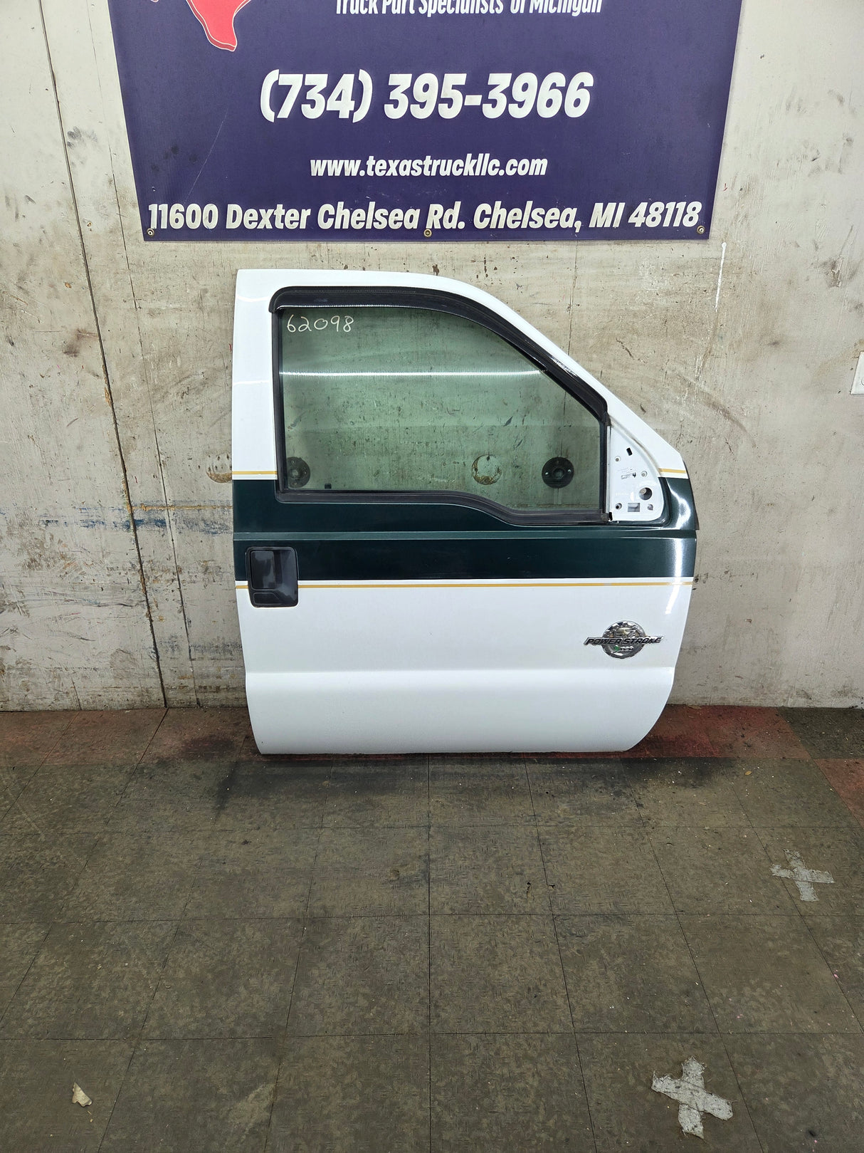 2012-2016 Ford Super Duty RH Passenger Side Front Door F250 F350 F450 F550