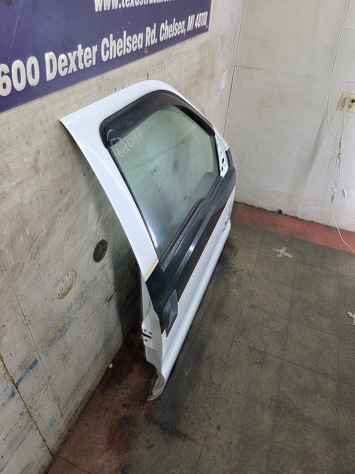 2012-2016 Ford Super Duty RH Passenger Side Front Door F250 F350 F450 F550