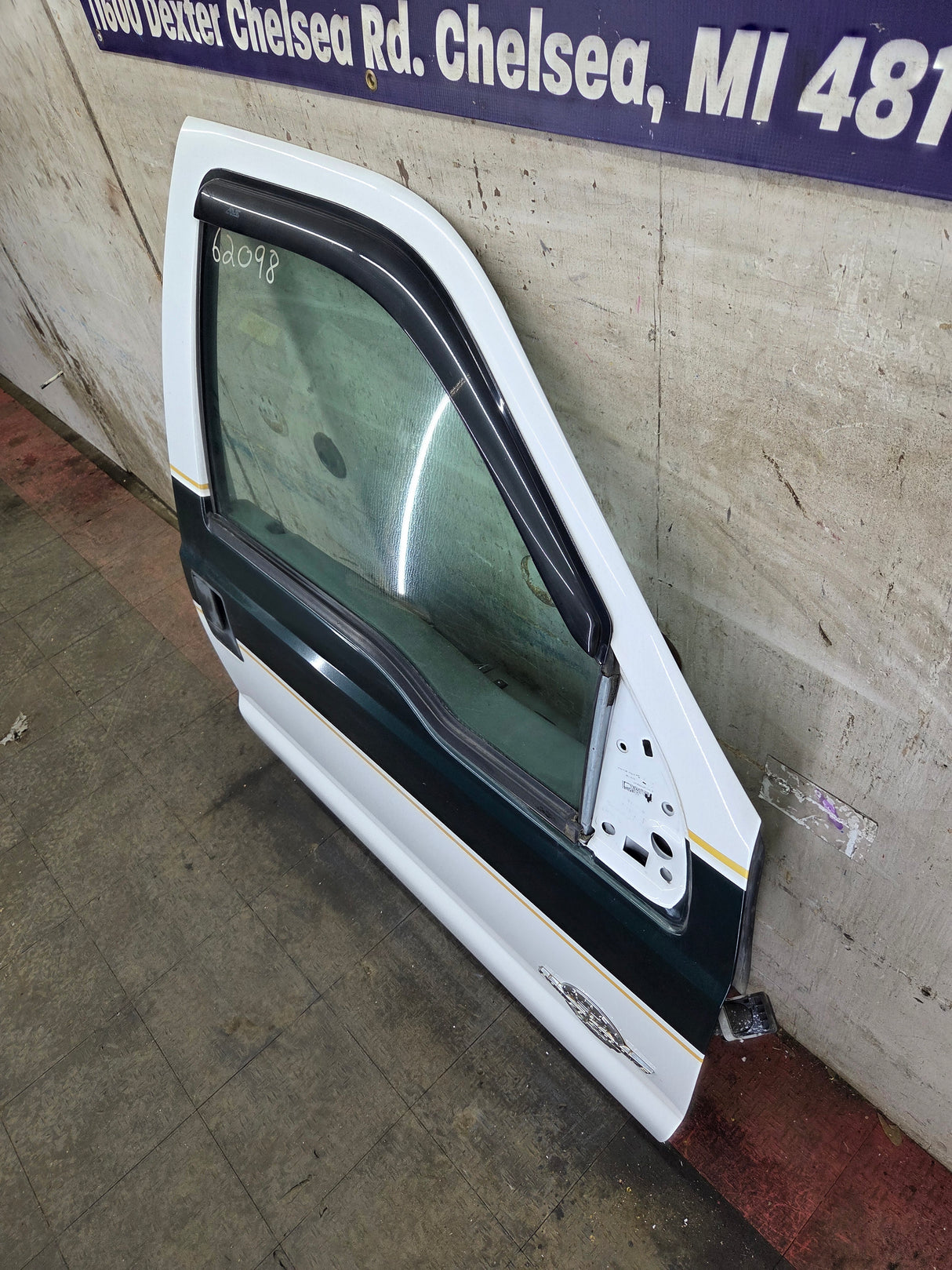 2012-2016 Ford Super Duty RH Passenger Side Front Door F250 F350 F450 F550