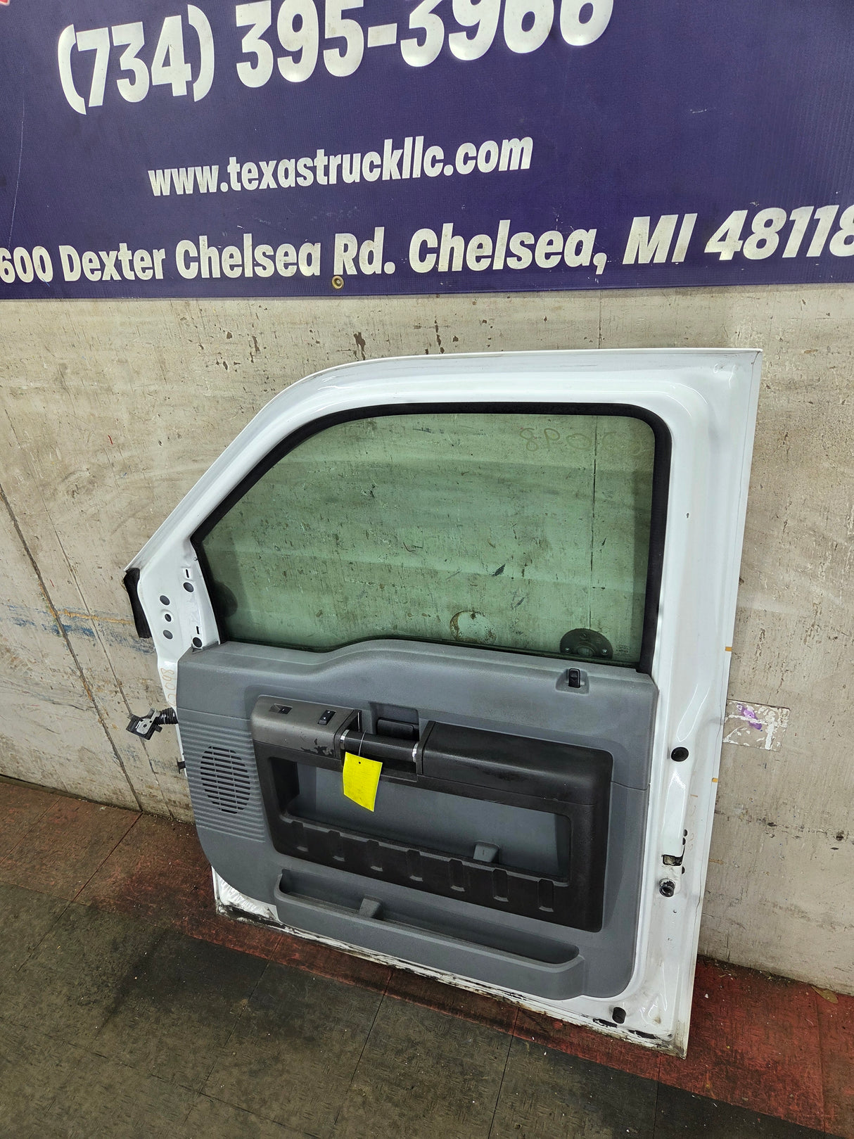 2012-2016 Ford Super Duty RH Passenger Side Front Door F250 F350 F450 F550