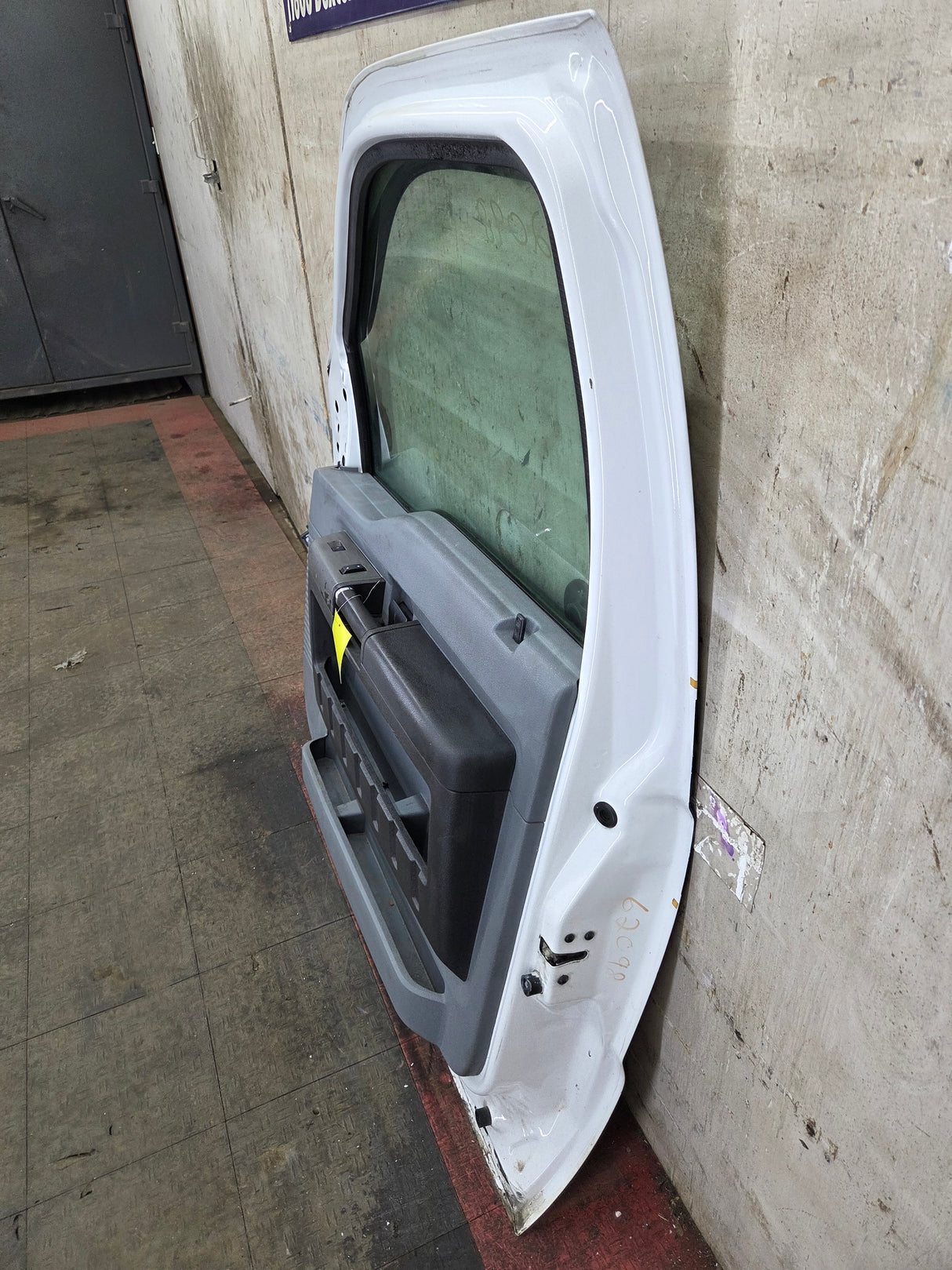 2012-2016 Ford Super Duty RH Passenger Side Front Door F250 F350 F450 F550