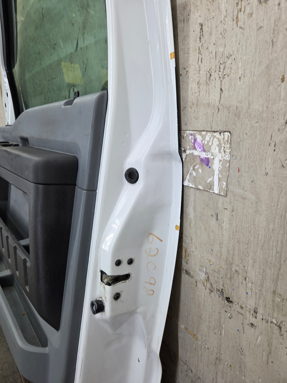 2012-2016 Ford Super Duty RH Passenger Side Front Door F250 F350 F450 F550