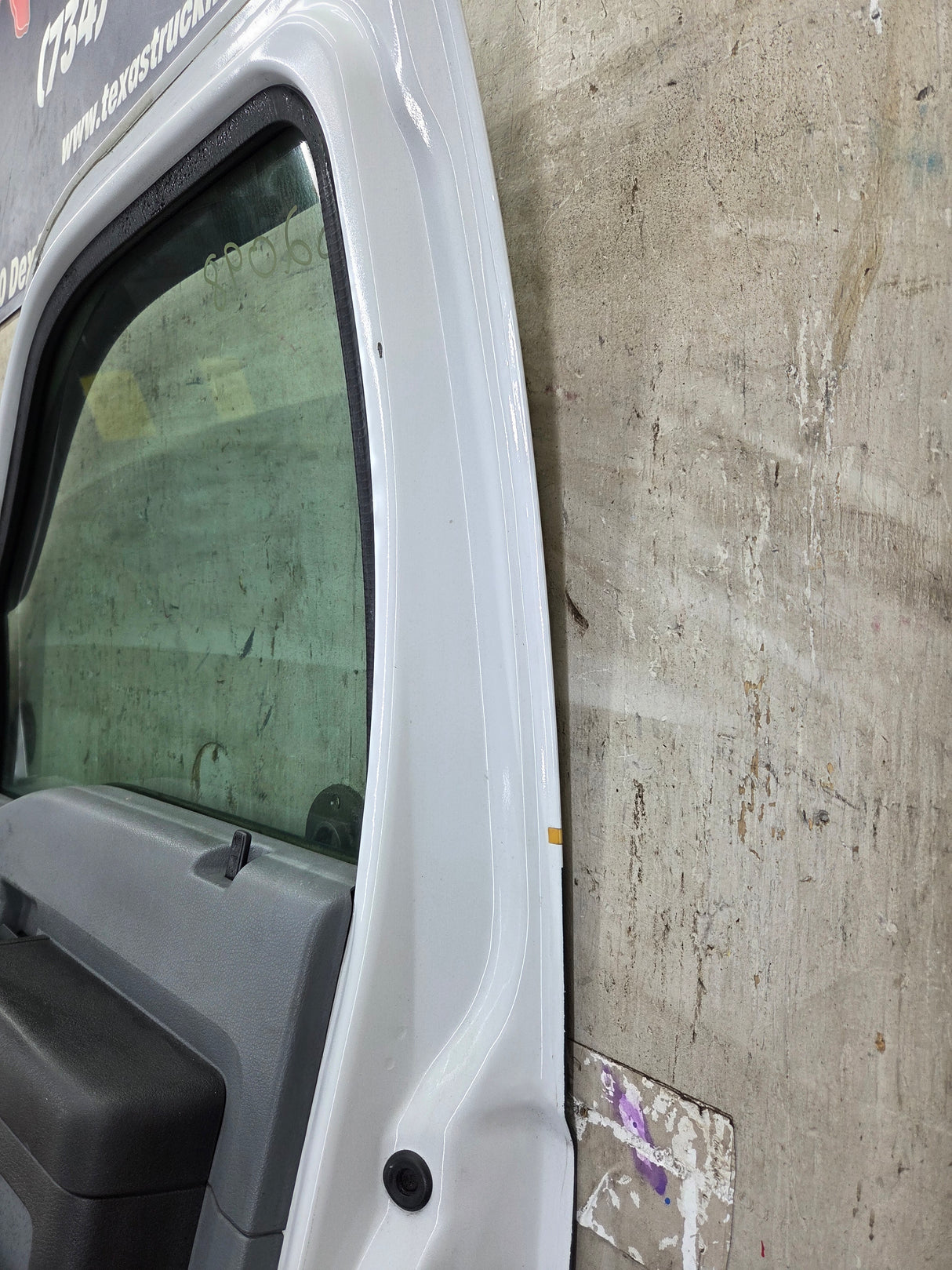 2012-2016 Ford Super Duty RH Passenger Side Front Door F250 F350 F450 F550