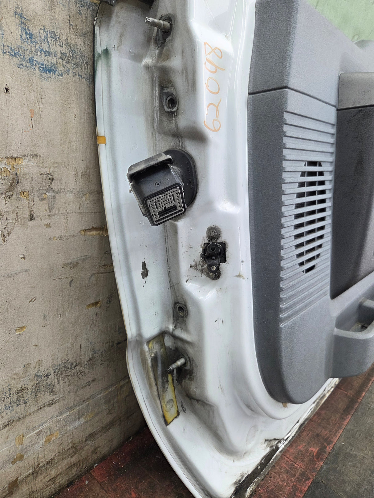 2012-2016 Ford Super Duty RH Passenger Side Front Door F250 F350 F450 F550