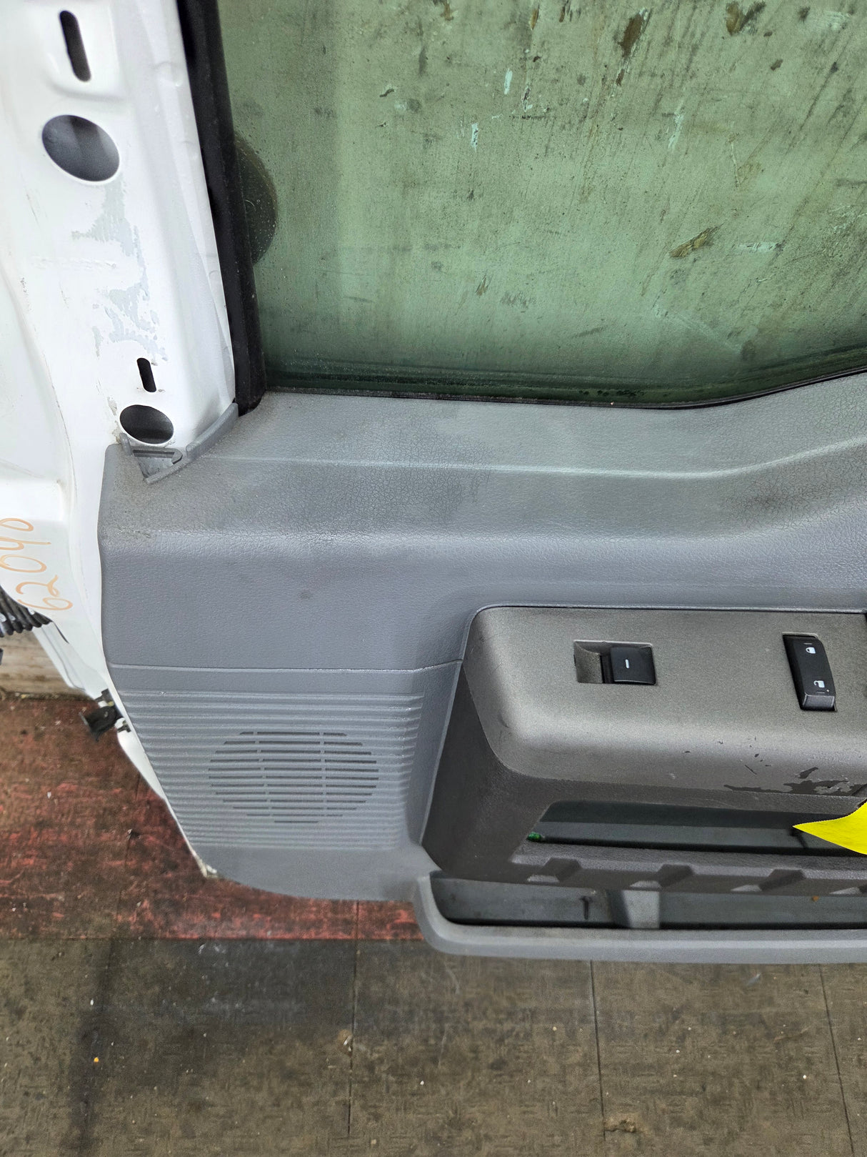 2012-2016 Ford Super Duty RH Passenger Side Front Door F250 F350 F450 F550