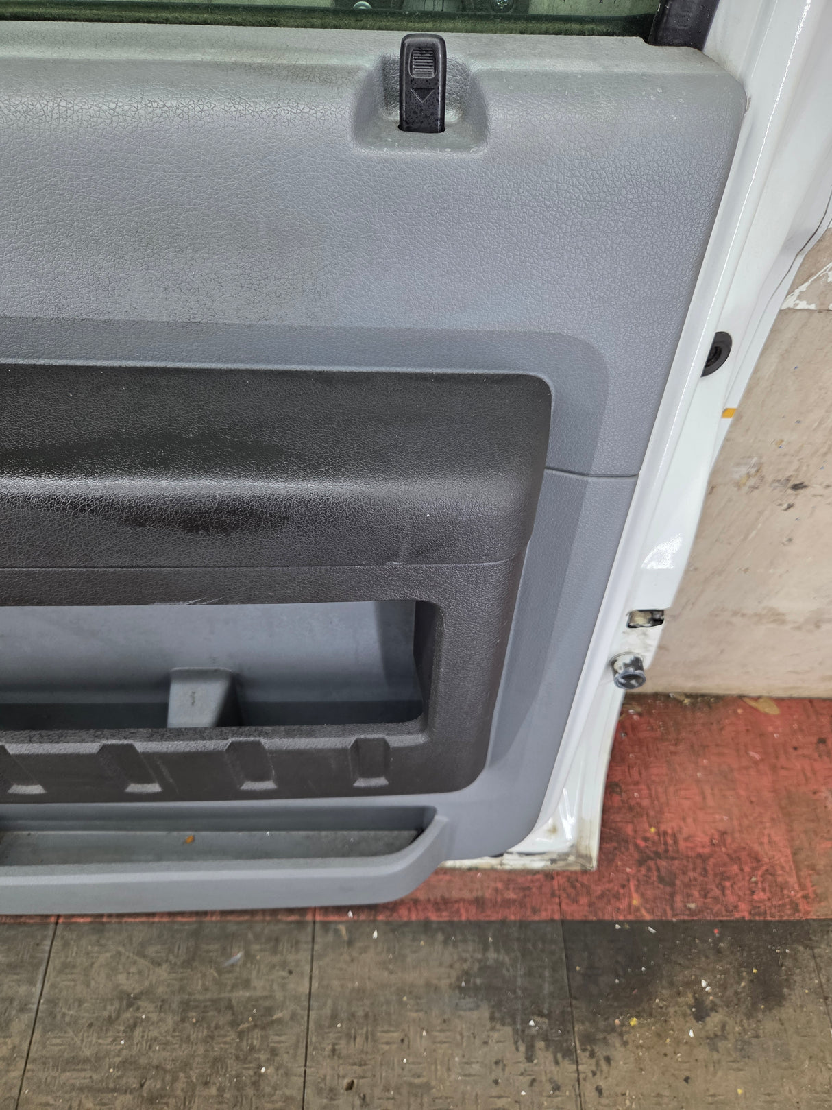 2012-2016 Ford Super Duty RH Passenger Side Front Door F250 F350 F450 F550