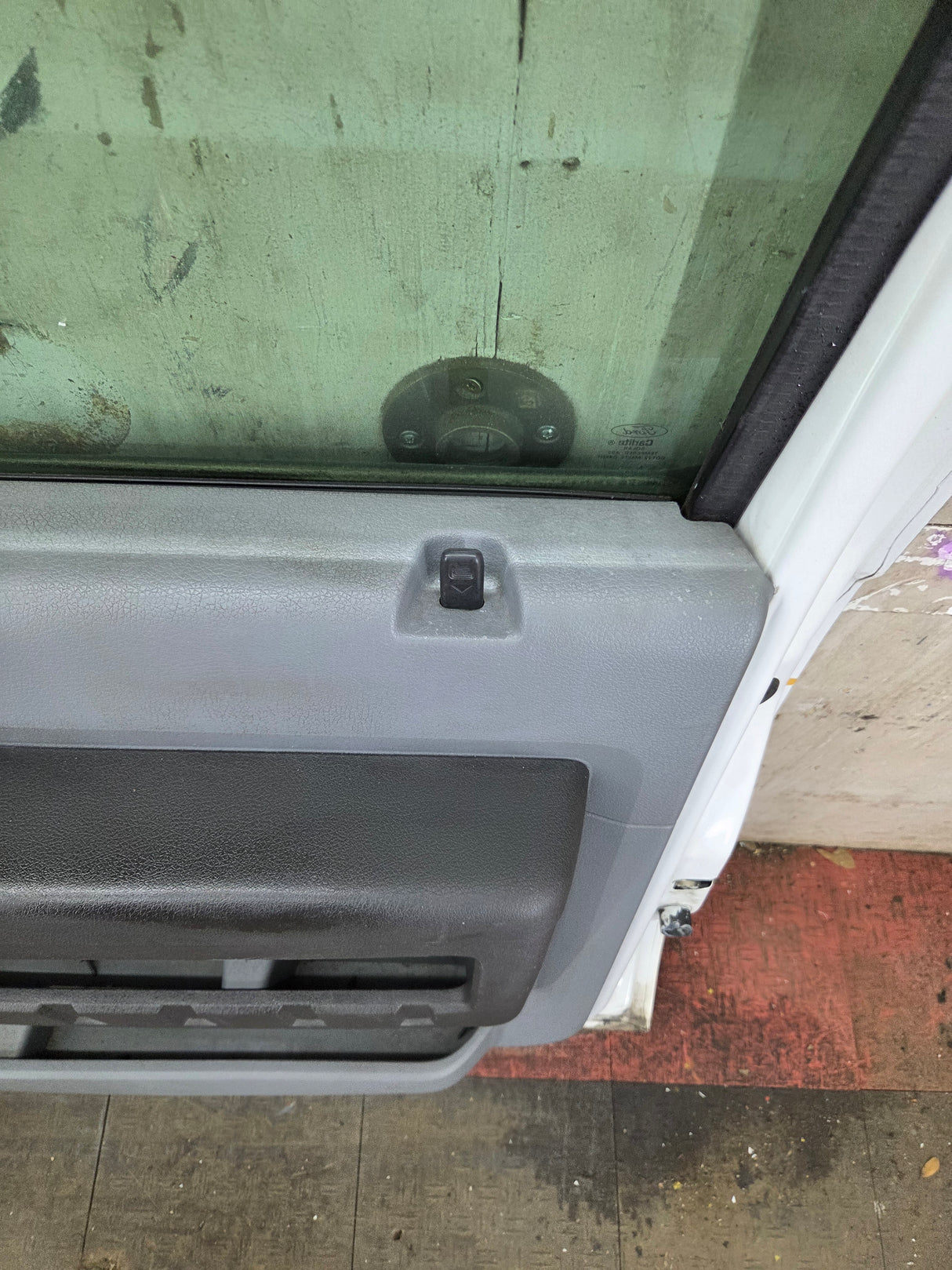 2012-2016 Ford Super Duty RH Passenger Side Front Door F250 F350 F450 F550