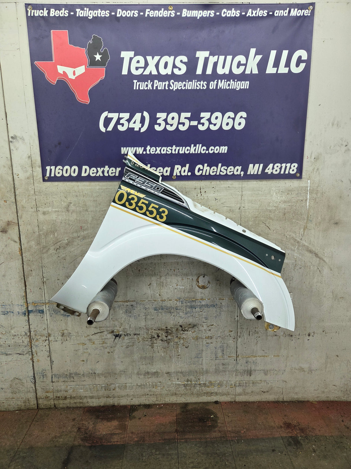 2011-2016 Ford Super Duty F250 F350 RH Passenger Side Front Fender Quarter Panel - Oxford White