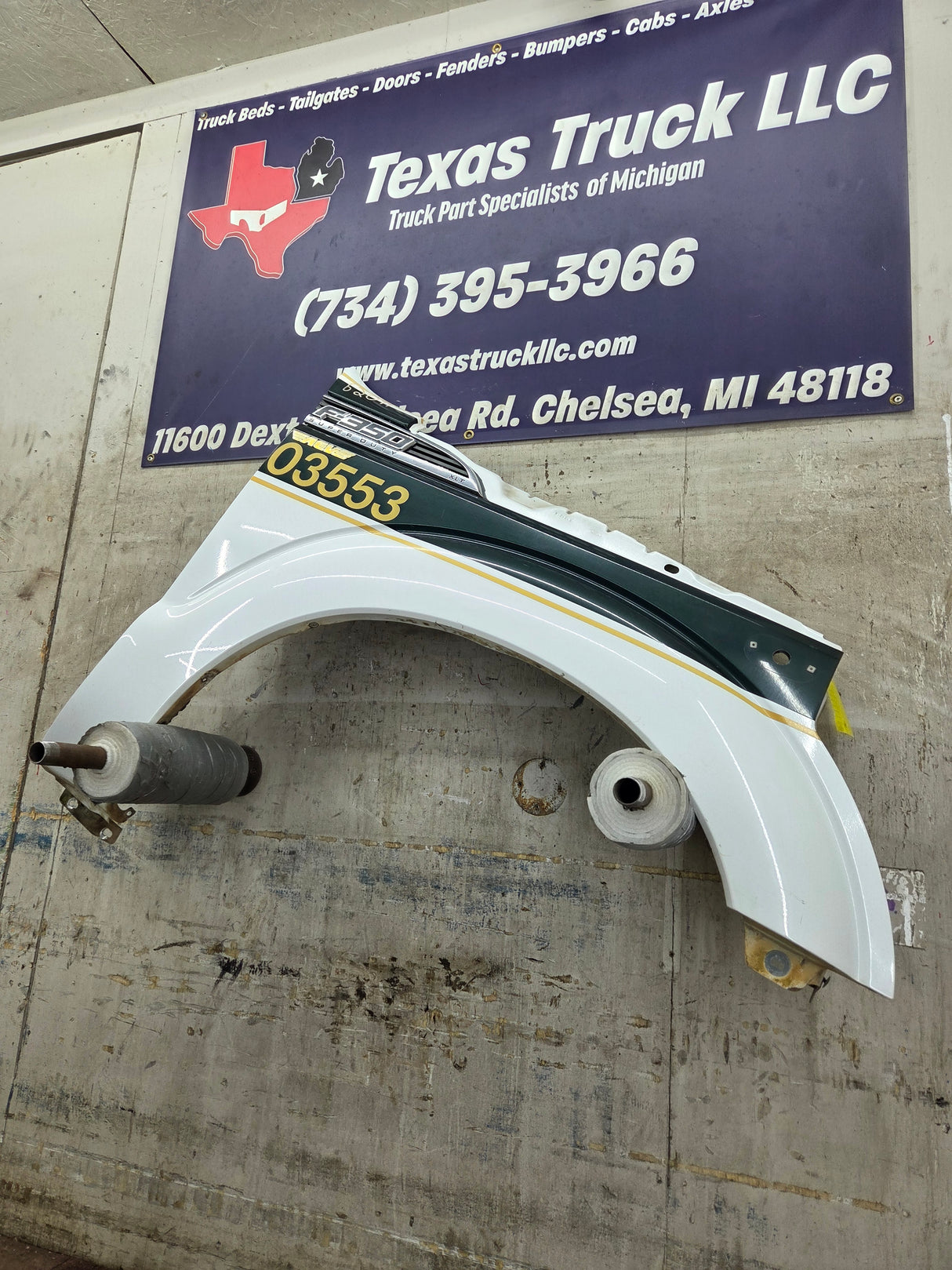 2011-2016 Ford Super Duty F250 F350 RH Passenger Side Front Fender Quarter Panel - Oxford White