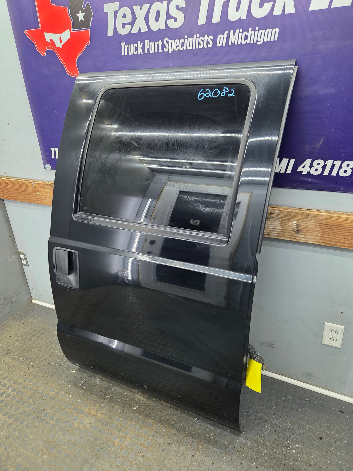 1999-2011 Ford Super Duty F250 F350 F450 F550 RH Crew Cab Passenger Side Rear Door