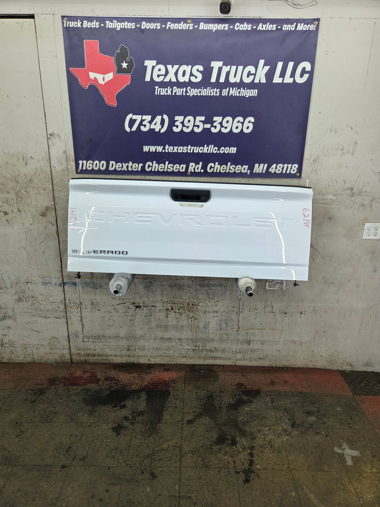 2019-2026 Chevrolet Silverado 2500 HD 3500HD Truck Tailgate