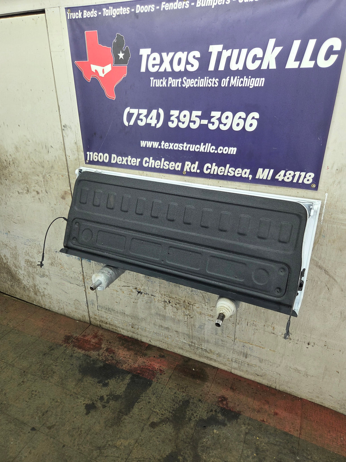 2019-2026 Chevrolet Silverado 2500 HD 3500HD Truck Tailgate