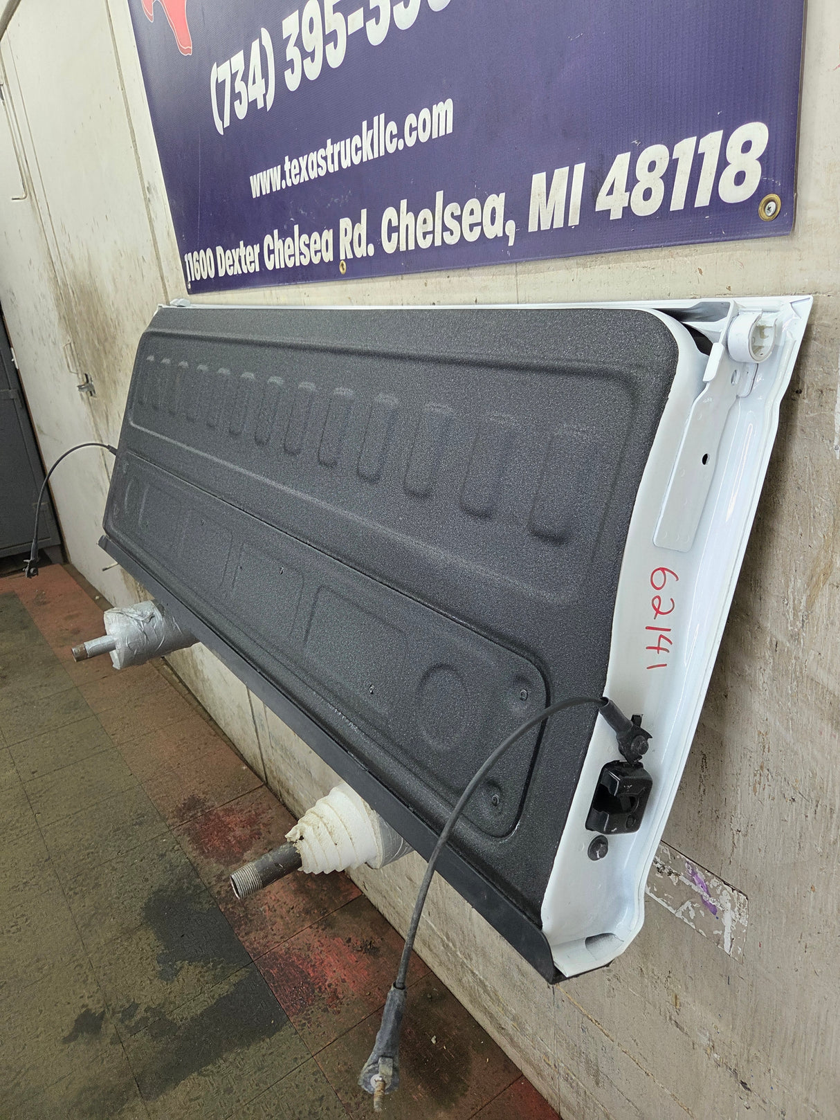 2019-2026 Chevrolet Silverado 2500 HD 3500HD Truck Tailgate