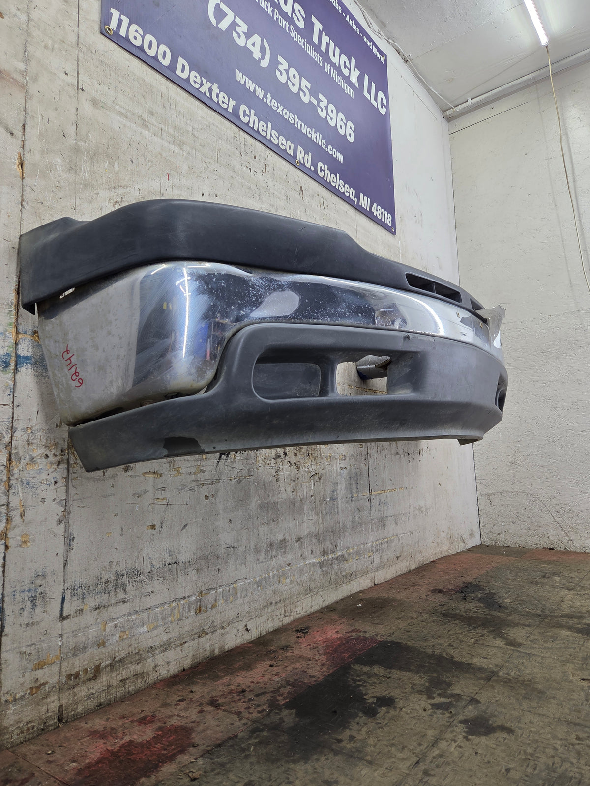 1999-2002 Chevrolet Silverado 2500 3500 HD Front Bumper - Chrome