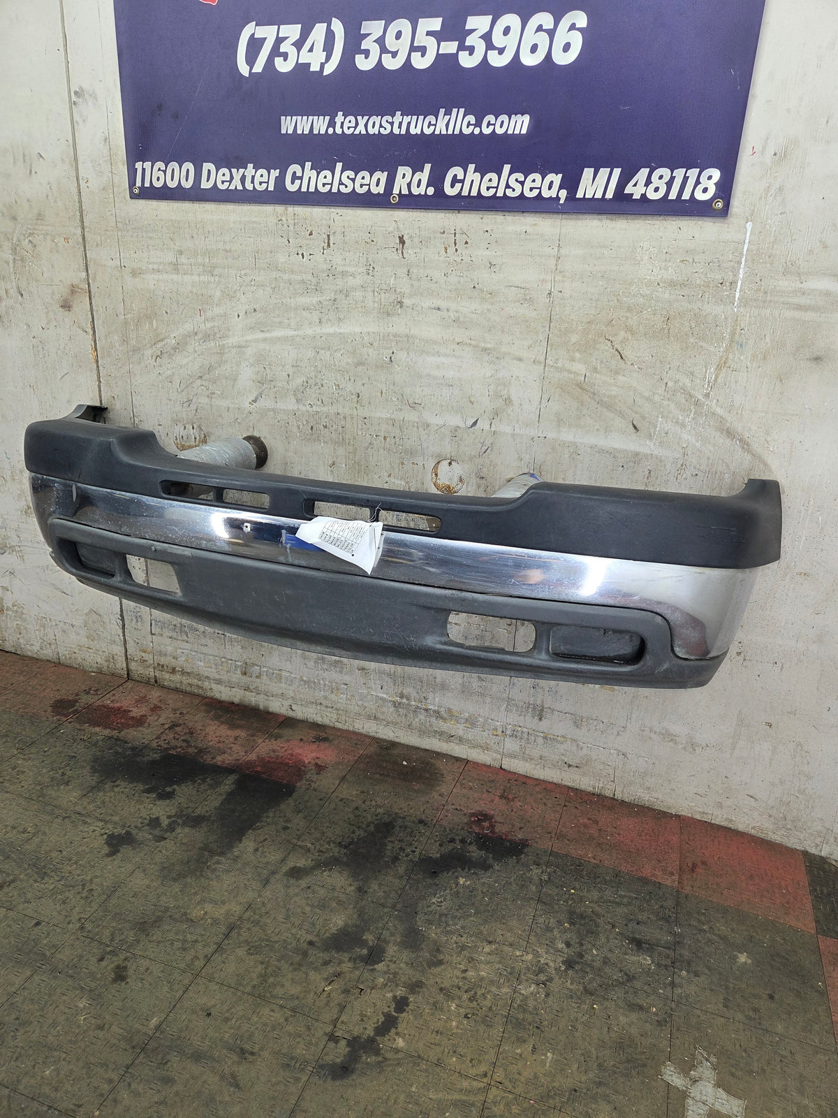 1999-2002 Chevrolet Silverado 2500 3500 HD Front Bumper - Chrome