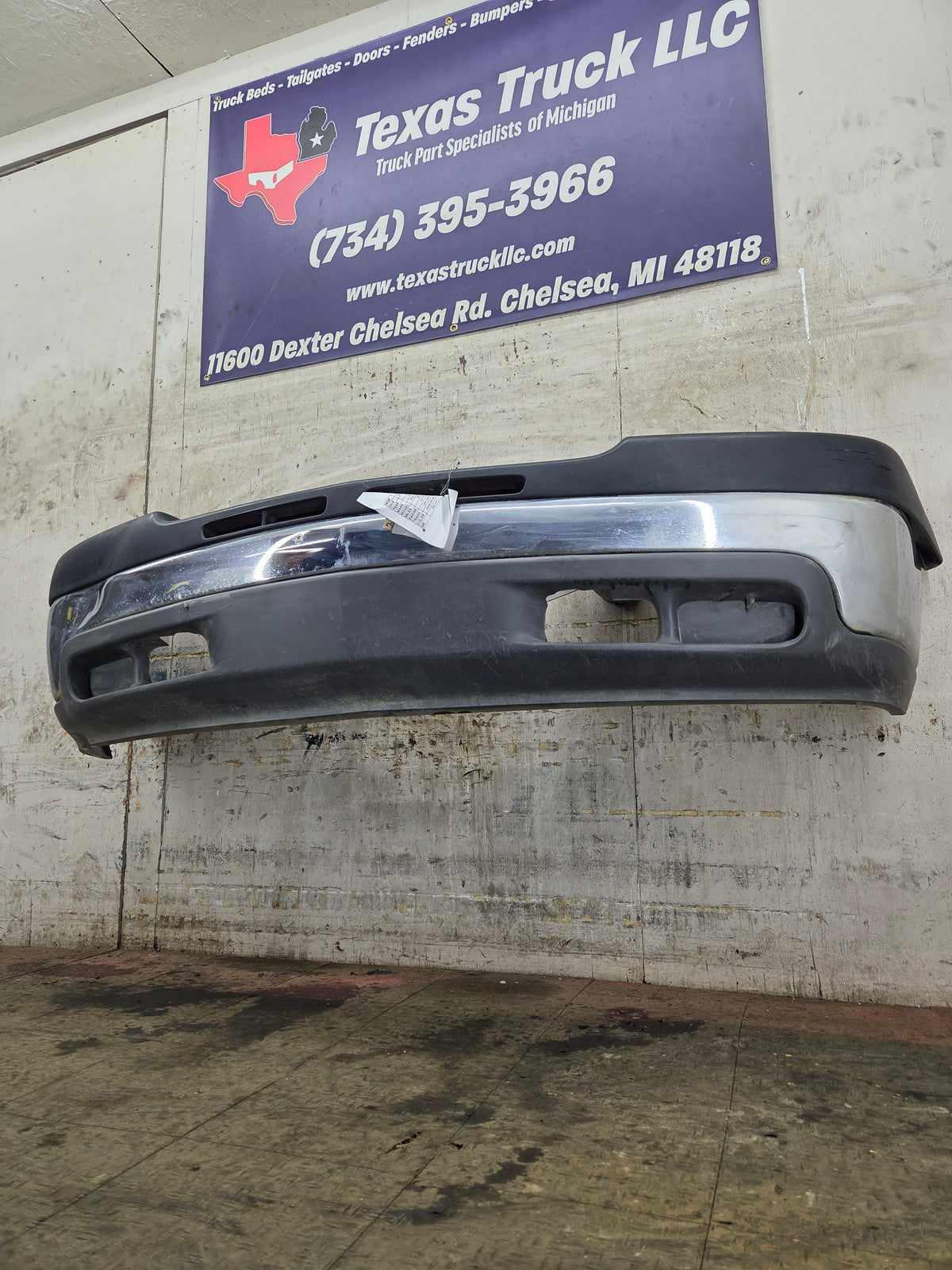 1999-2002 Chevrolet Silverado 2500 3500 HD Front Bumper - Chrome