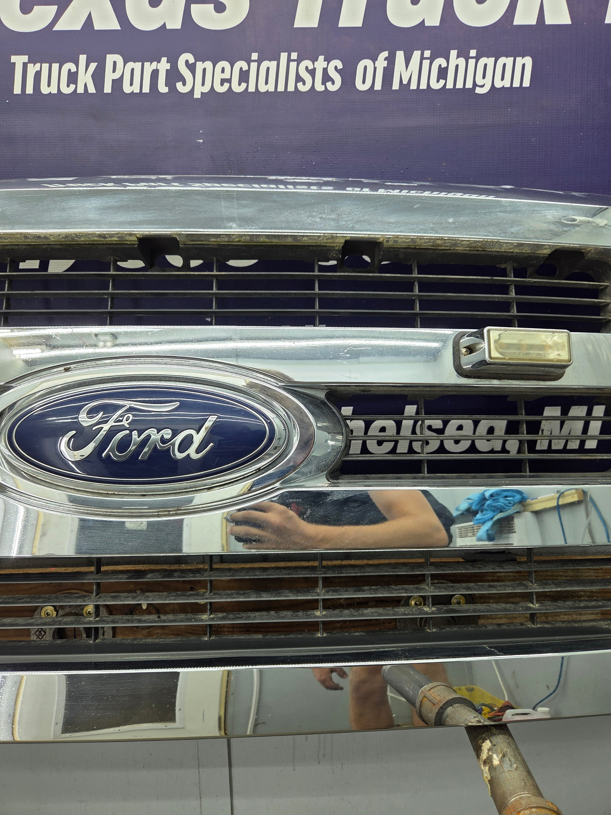 2008-2010 Ford Super Duty F250 F350 F450 F550 Chrome Grill Surround