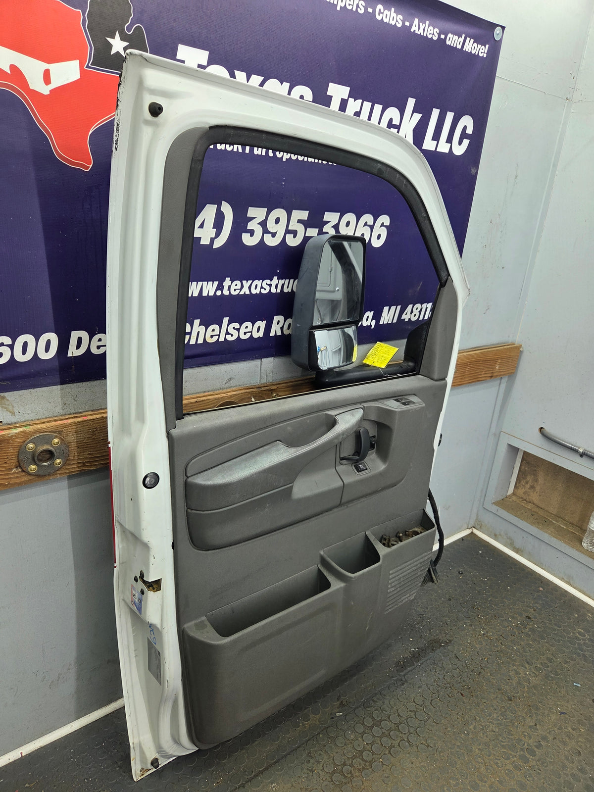 2005-2013 Chevrolet Express / Savana LH Front Driver Side Door