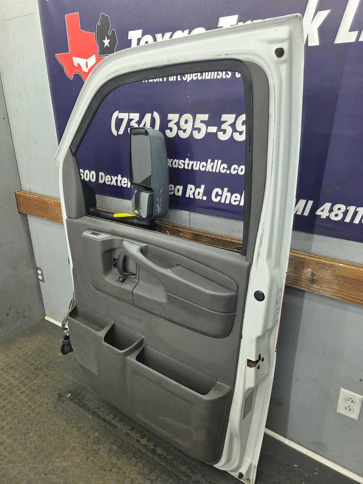 2005-2013 Chevrolet Express / Savana RH Front Passenger Side Door