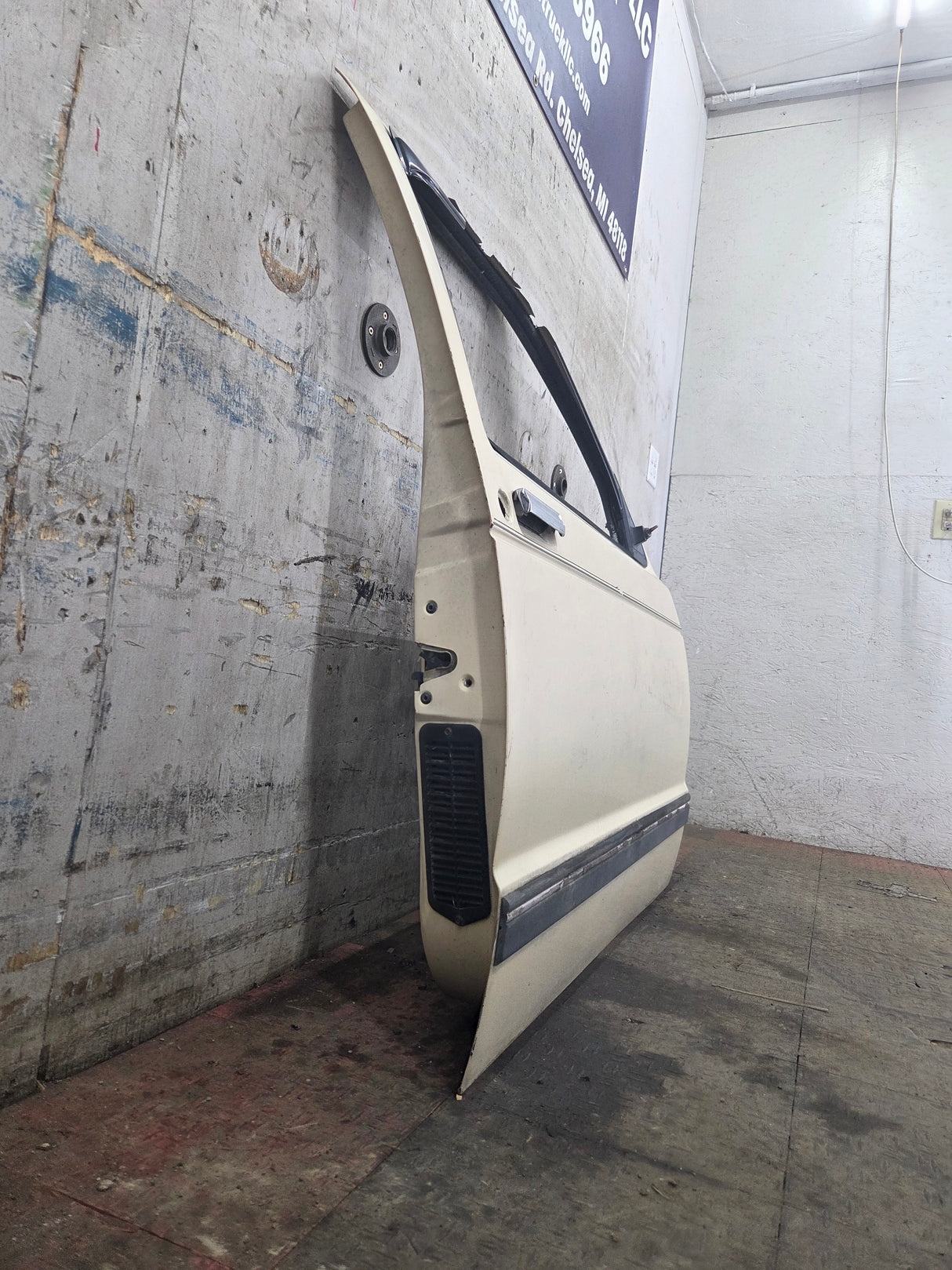 1982-1993 Chevrolet S10 / GMC S15 Sonoma RH Passenger Side Front Door