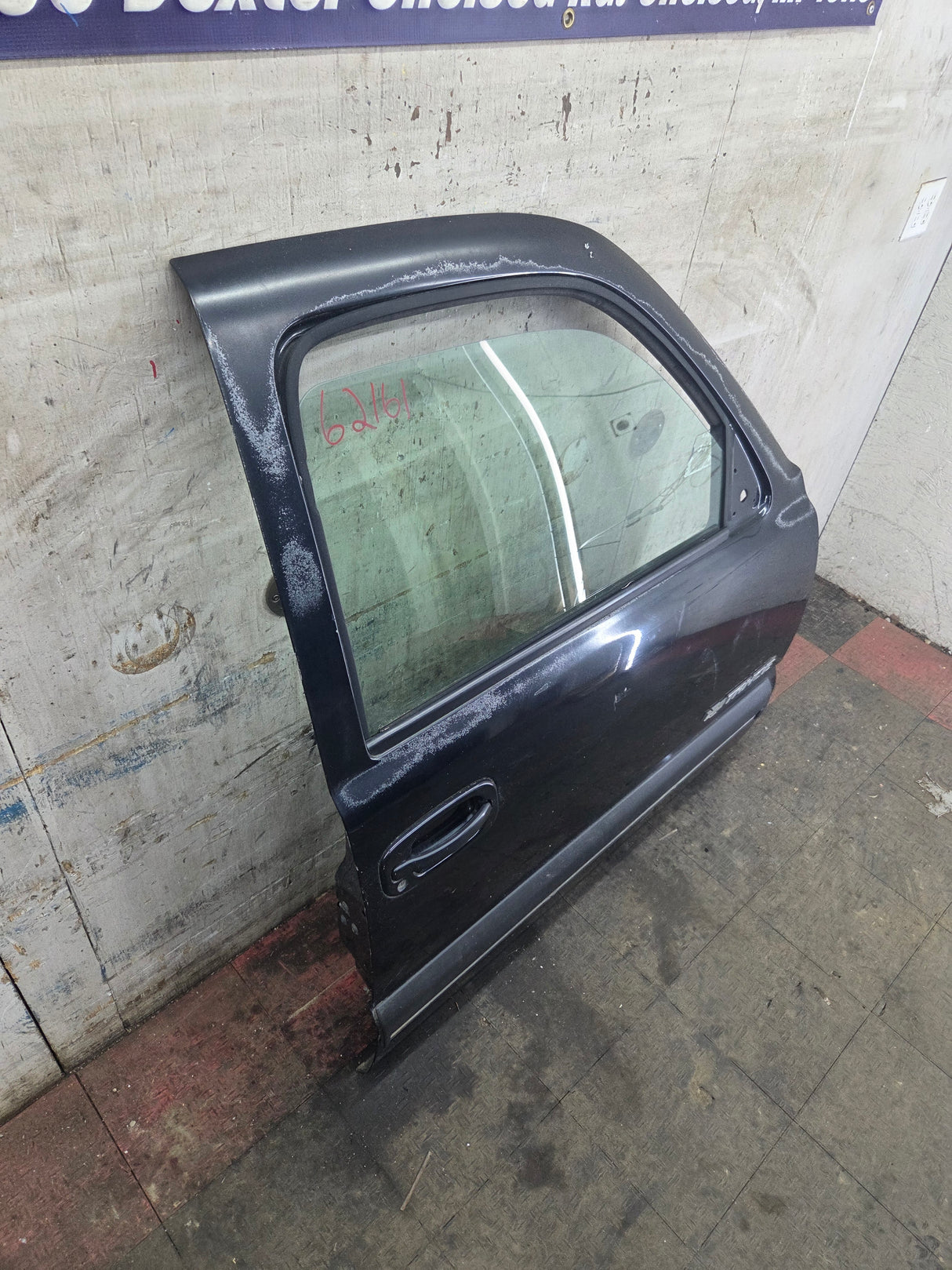 1999-2006 Chevrolet Silverado / GMC Sierra 1500 2500 3500 HD Front Passenger side Door RH