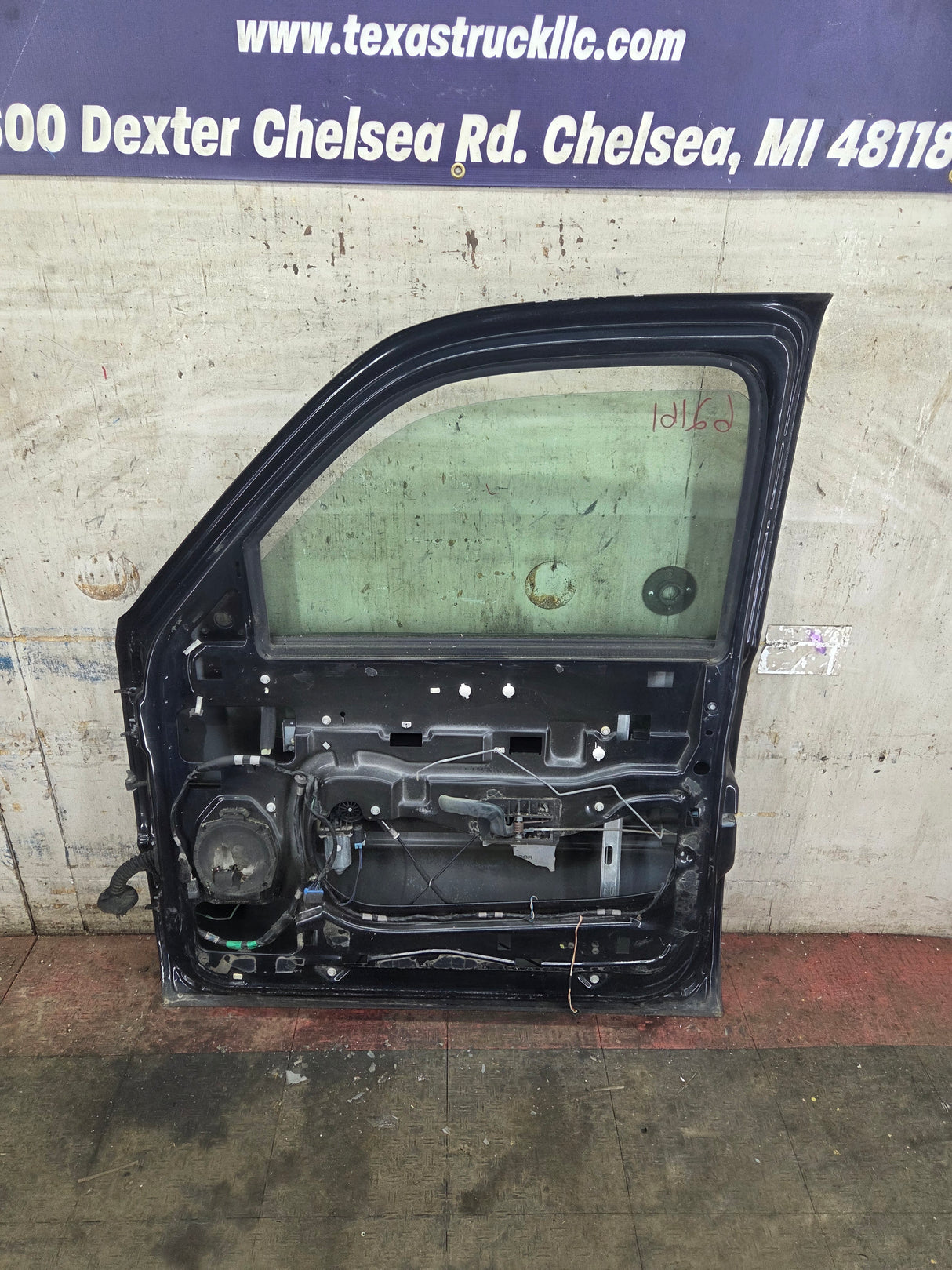 1999-2006 Chevrolet Silverado / GMC Sierra 1500 2500 3500 HD Front Passenger side Door RH