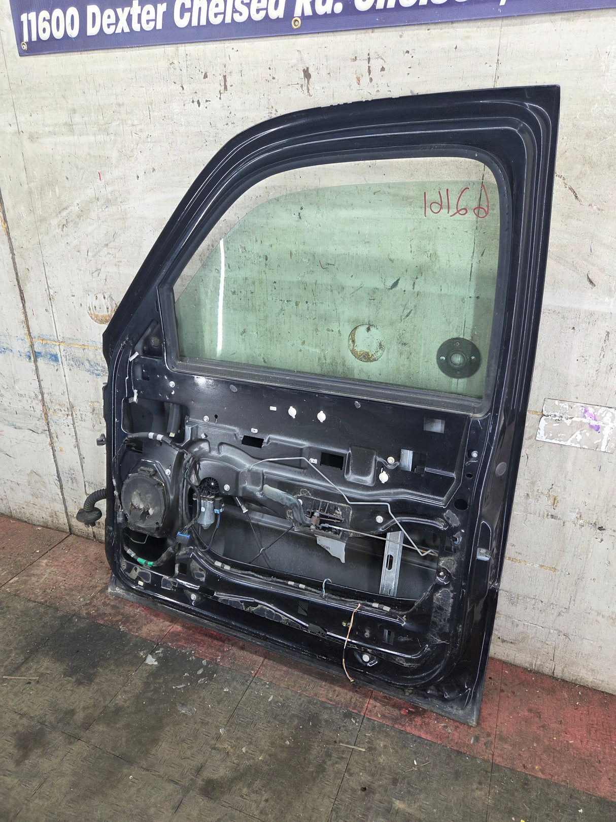 1999-2006 Chevrolet Silverado / GMC Sierra 1500 2500 3500 HD Front Passenger side Door RH