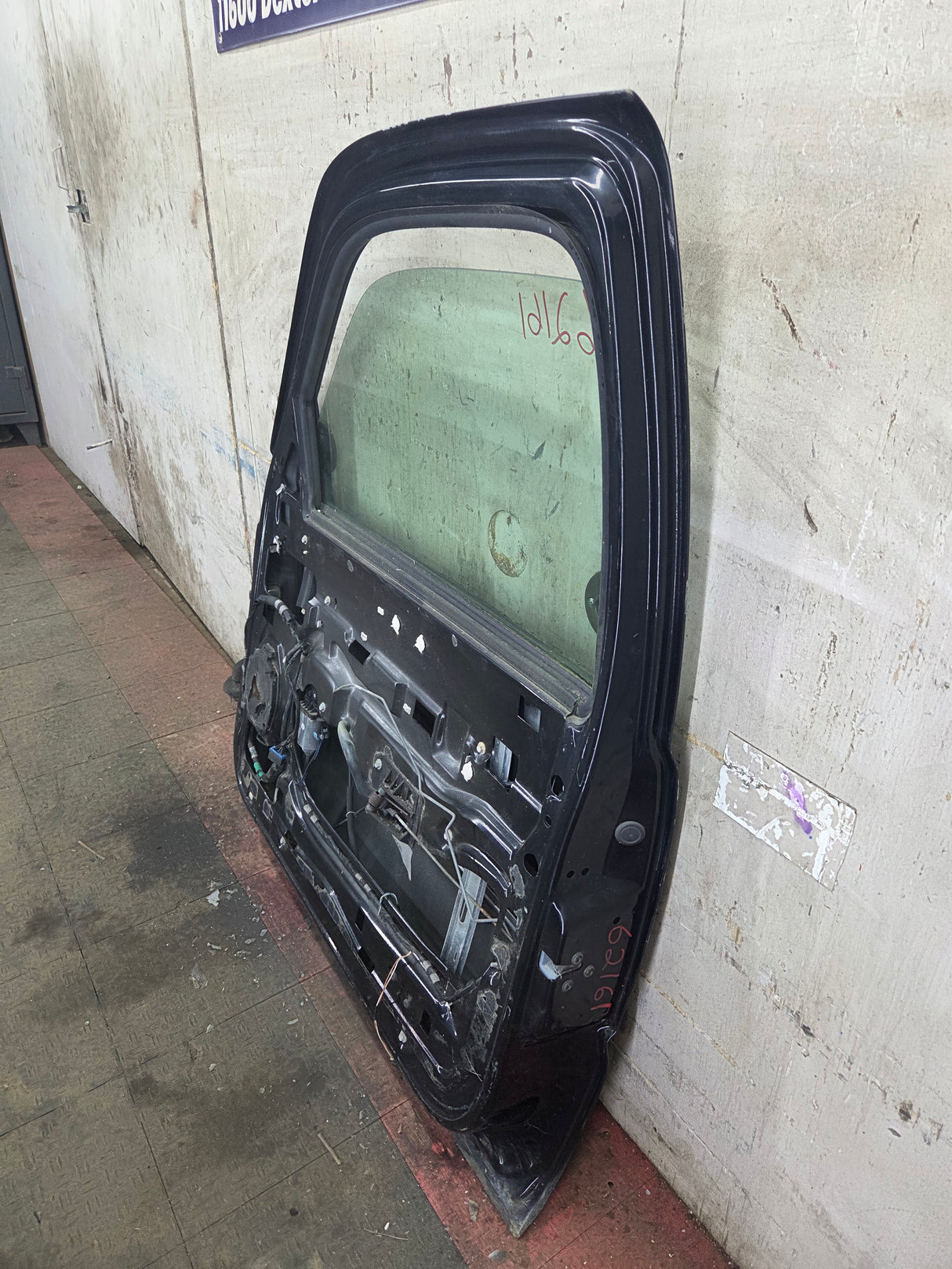 1999-2006 Chevrolet Silverado / GMC Sierra 1500 2500 3500 HD Front Passenger side Door RH