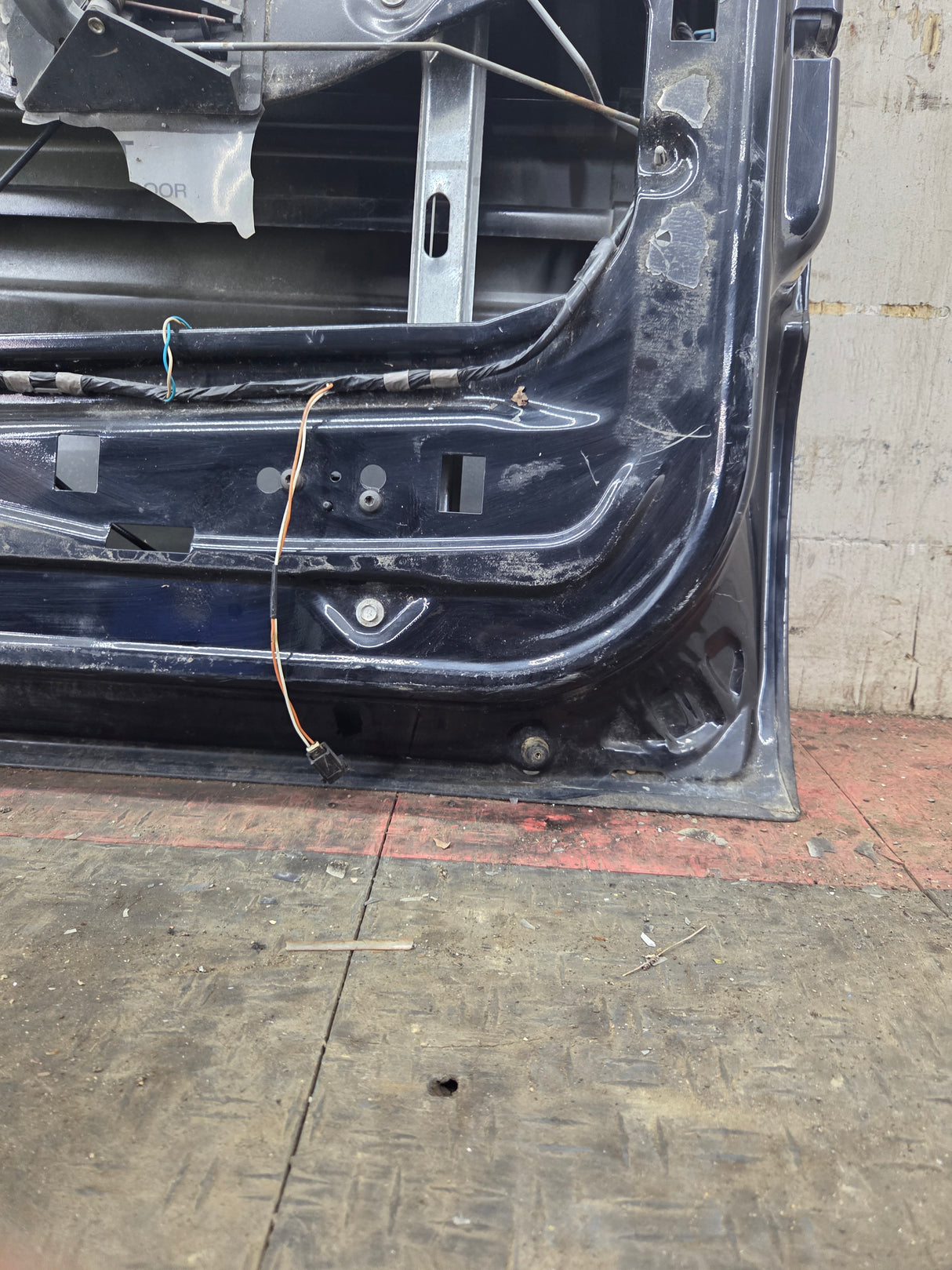 1999-2006 Chevrolet Silverado / GMC Sierra 1500 2500 3500 HD Front Passenger side Door RH