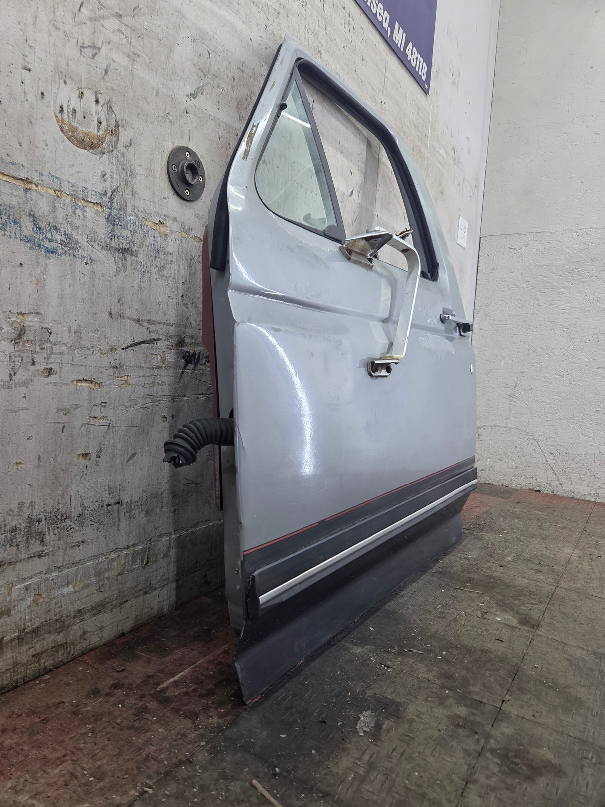 1987-1997 Ford F Series F250 F350 F450 F550 Driver Side Front Door LH