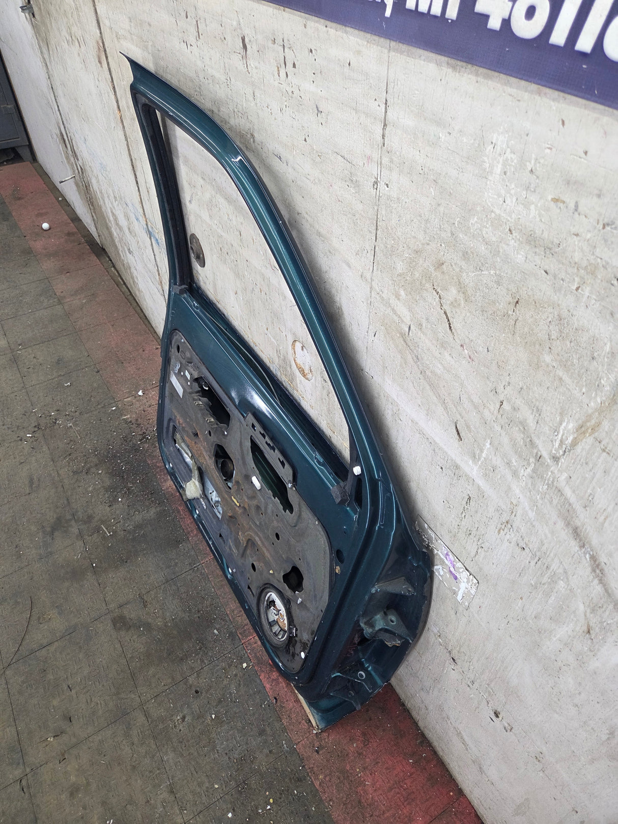 1988-2000 Chevrolet Silverado Suburban GMC Sierra LH Front Driver Side Door