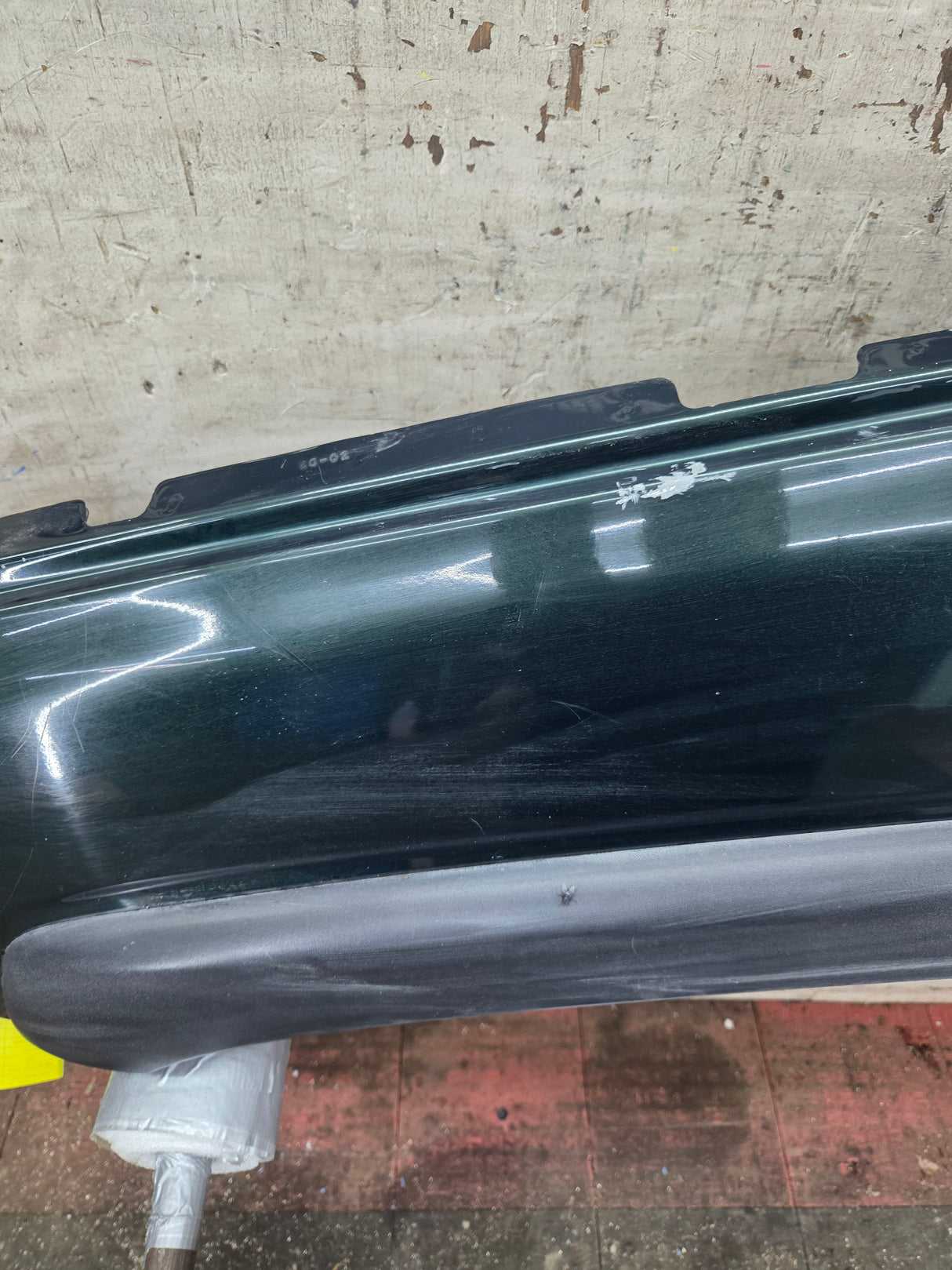 2003-2007 Chevrolet Silverado / Tahoe / Suburban 1500 2500 3500 HD LH Driver Side "Cateye" Front Fender - Medium Green Metallic
