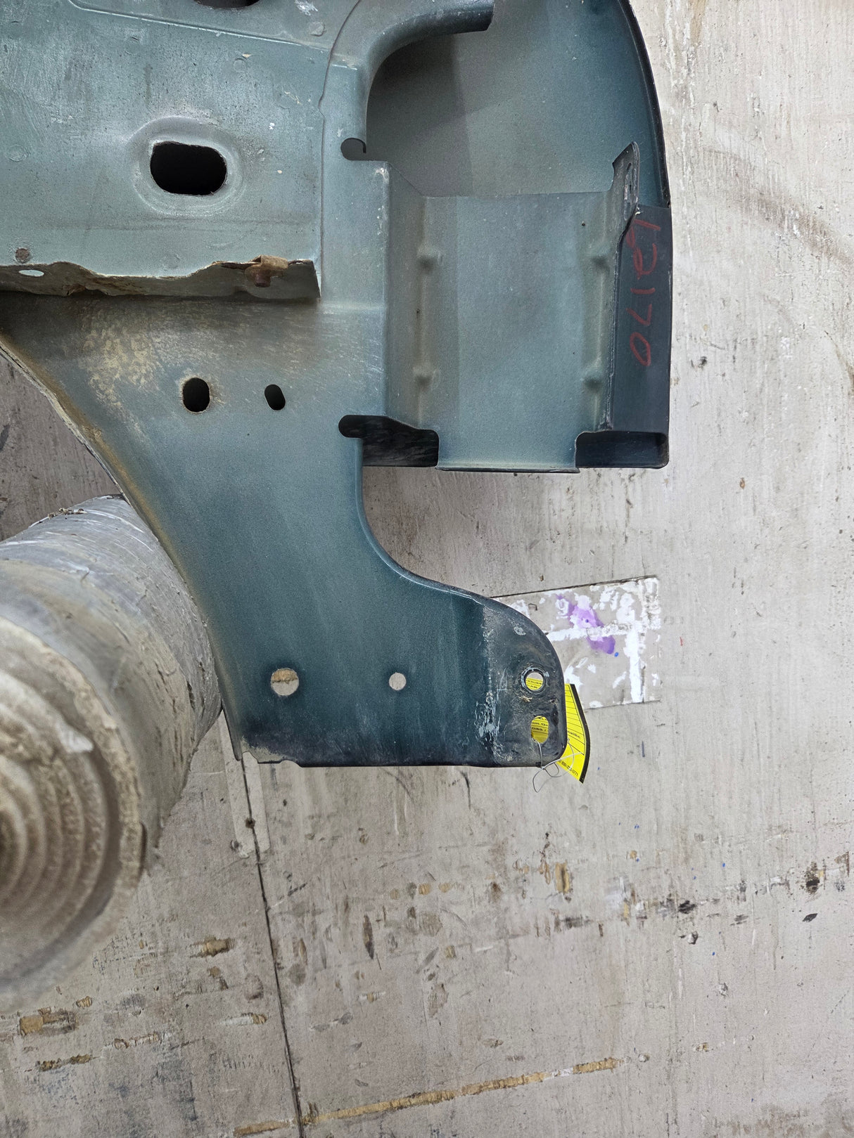 2003-2007 Chevrolet Silverado / Tahoe / Suburban 1500 2500 3500 HD LH Driver Side "Cateye" Front Fender - Medium Green Metallic