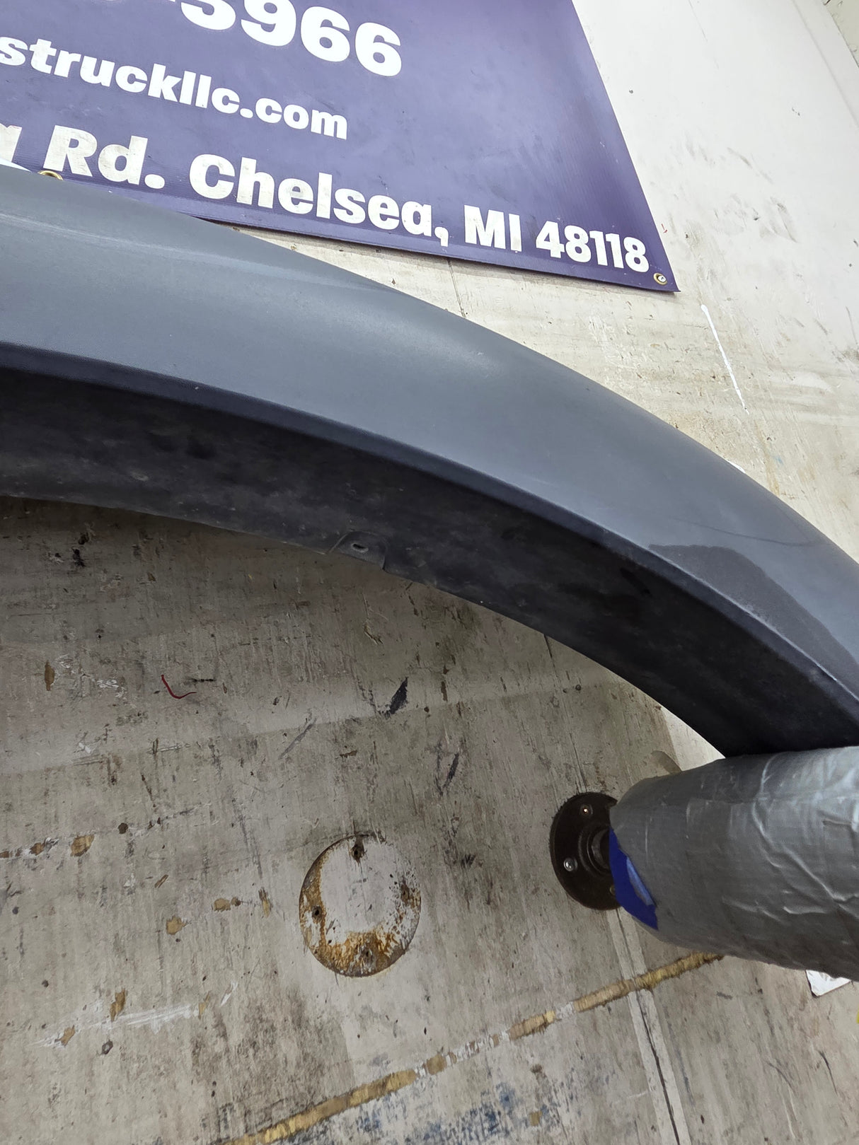 2011-2016 Ford Super Duty F450 F550 RH Passenger Side Front Fender