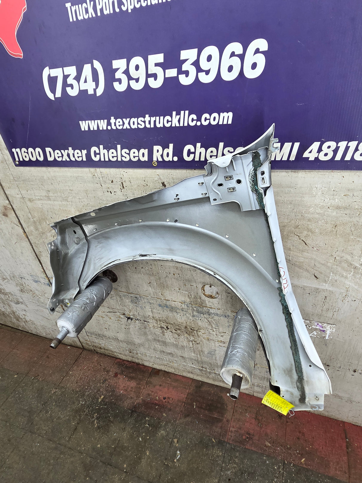 2011-2016 Ford Super Duty F450 F550 RH Passenger Side Front Fender