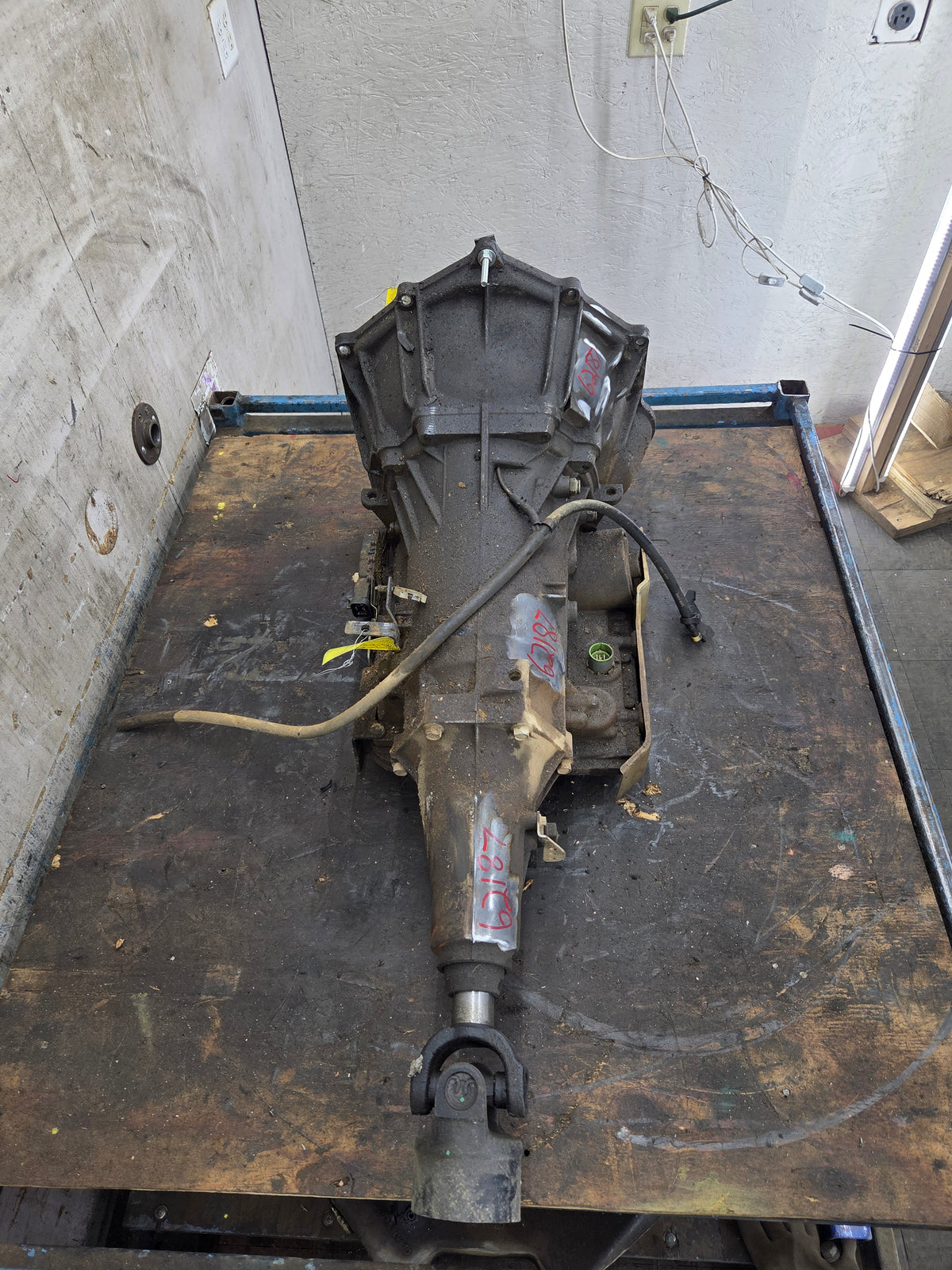 2003 Chevrolet GMC 5.3L 4L60E 2wd AUTOMATIC TRANSMISSION *Untested Core
