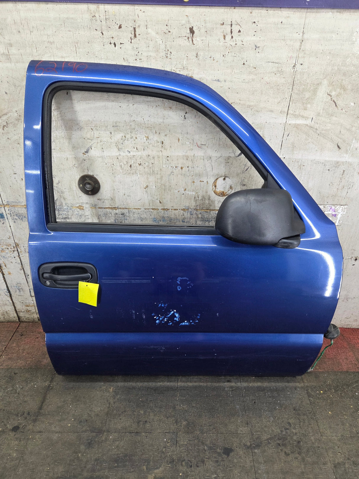 1999-2006 Chevrolet Silverado / GMC Sierra 1500 2500 3500 HD Front Passenger Side Door RH