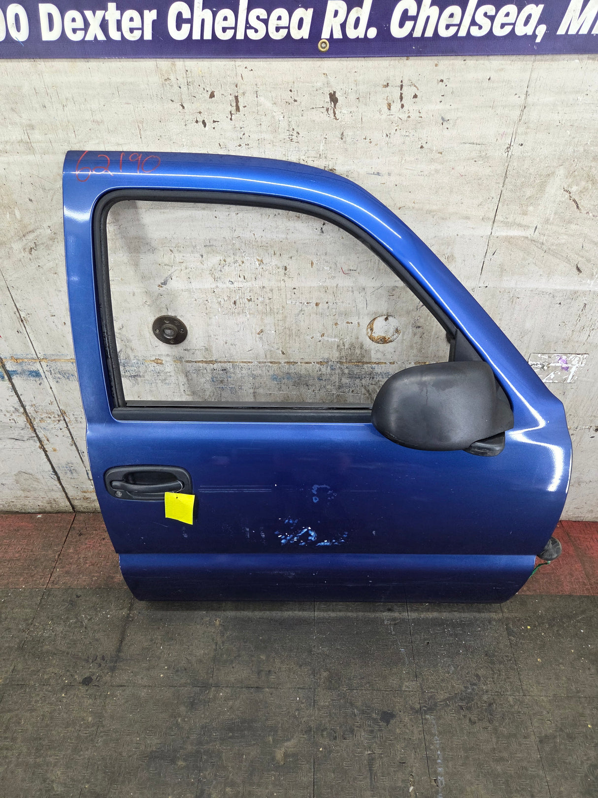 1999-2006 Chevrolet Silverado / GMC Sierra 1500 2500 3500 HD Front Passenger Side Door RH