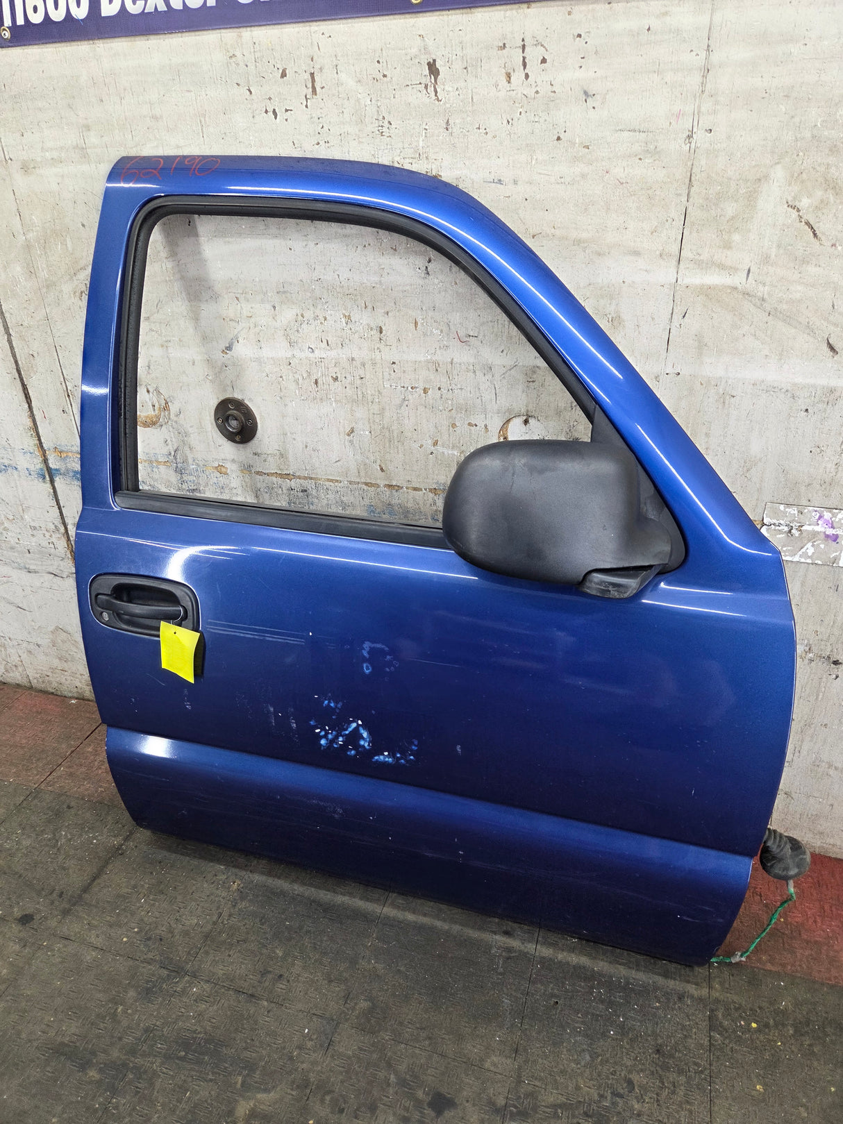 1999-2006 Chevrolet Silverado / GMC Sierra 1500 2500 3500 HD Front Passenger Side Door RH