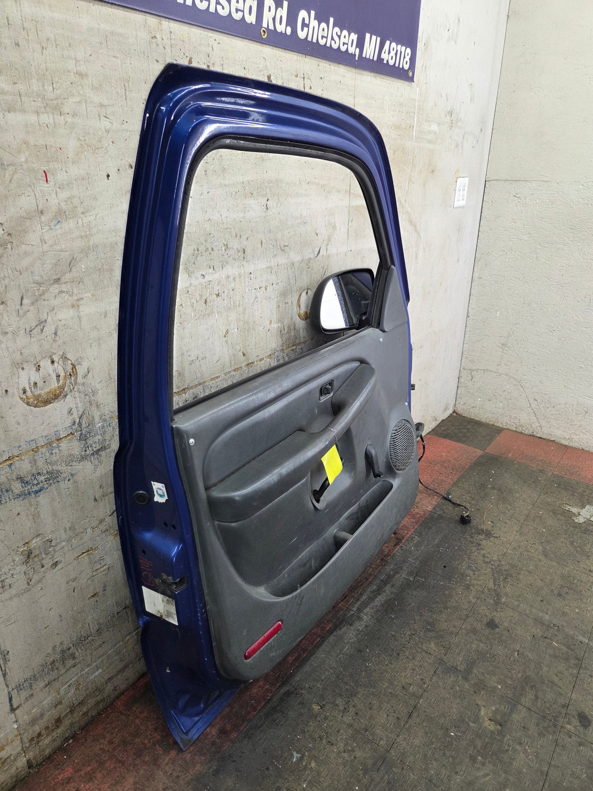 1999-2006 Chevrolet Silverado / GMC Sierra 1500 2500 3500 HD Front Driver Side Door LH