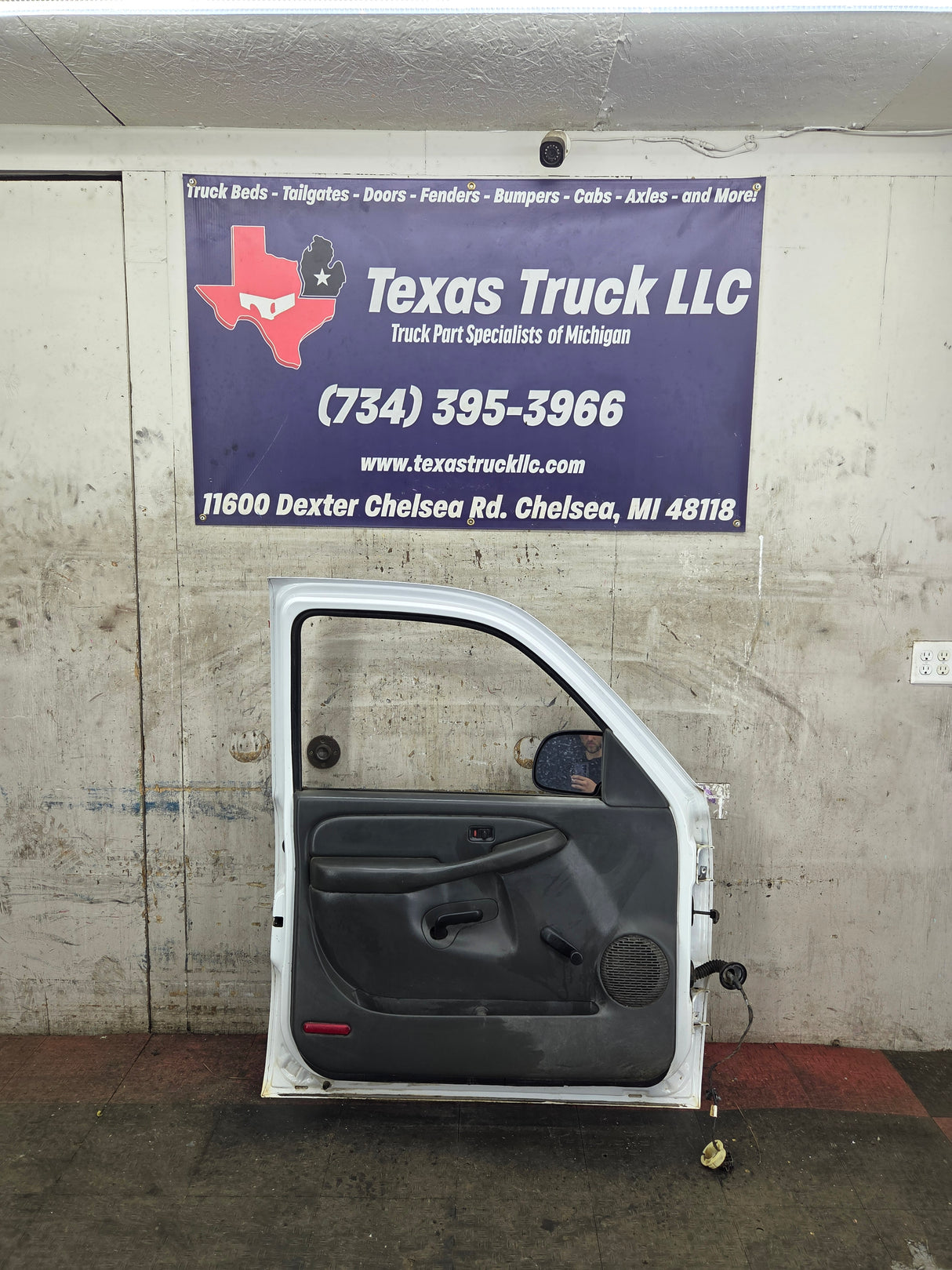 1999-2006 Chevrolet Silverado / GMC Sierra 1500 2500 3500 HD Front Driver Side Door LH