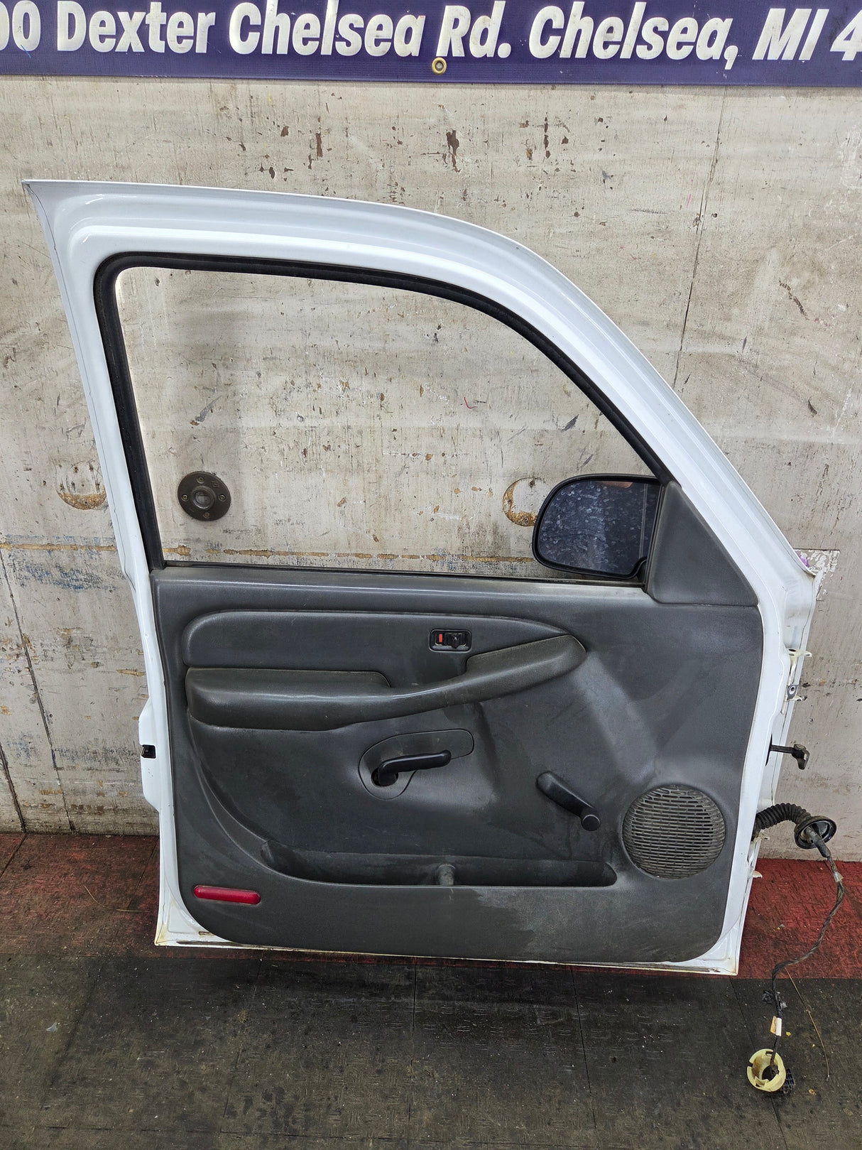 1999-2006 Chevrolet Silverado / GMC Sierra 1500 2500 3500 HD Front Driver Side Door LH