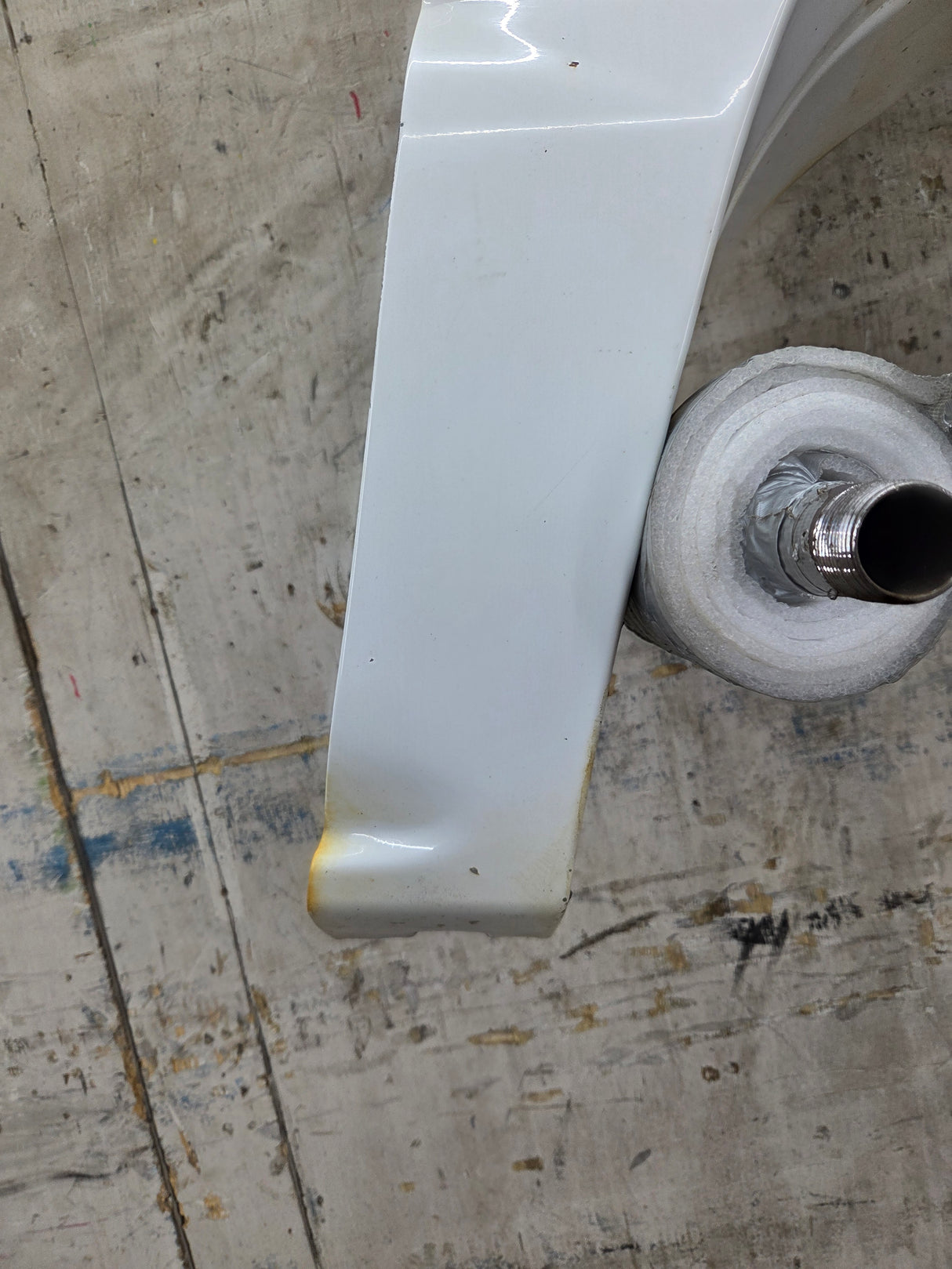 2003-2007 Chevrolet Silverado / Tahoe / Suburban 1500 2500 3500 HD RH Passenger Side "Cateye" Front Fender