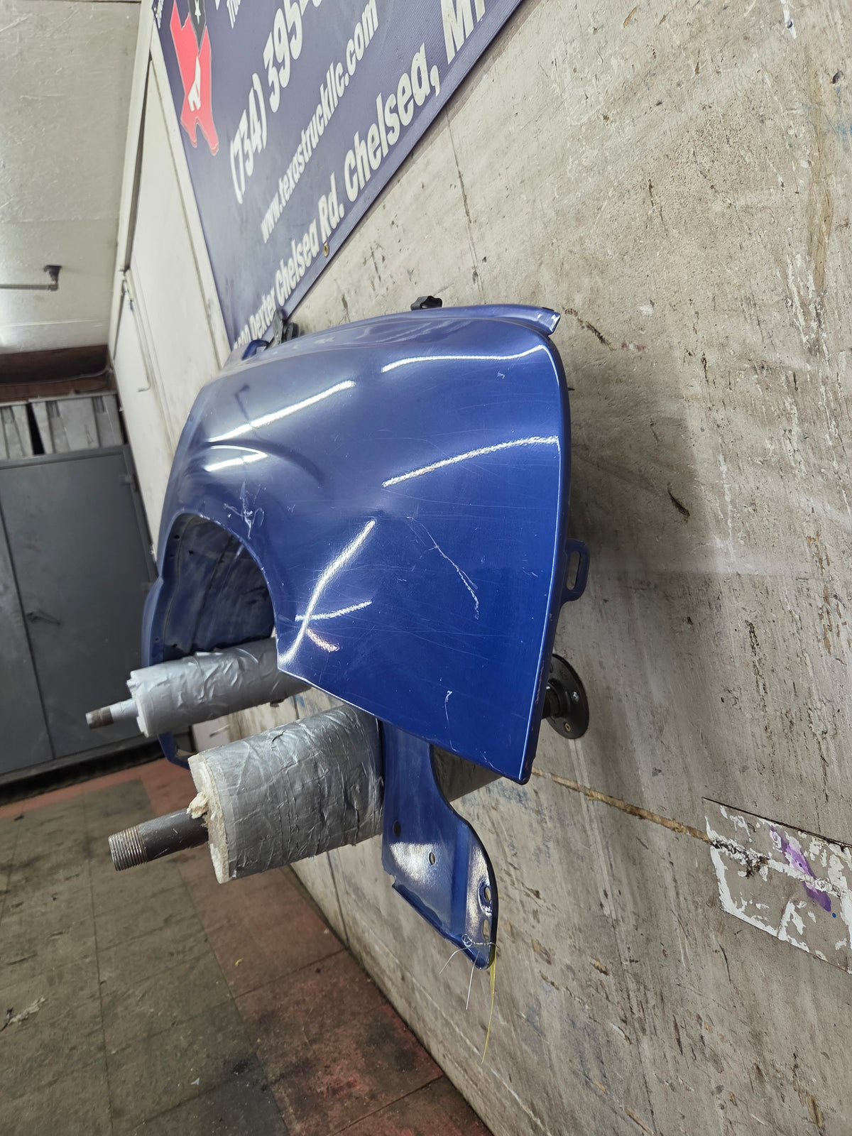 2003-2007 Chevrolet Silverado / Tahoe / Suburban 1500 2500 3500 HD RH Passenger Side "Cateye" Front Fender